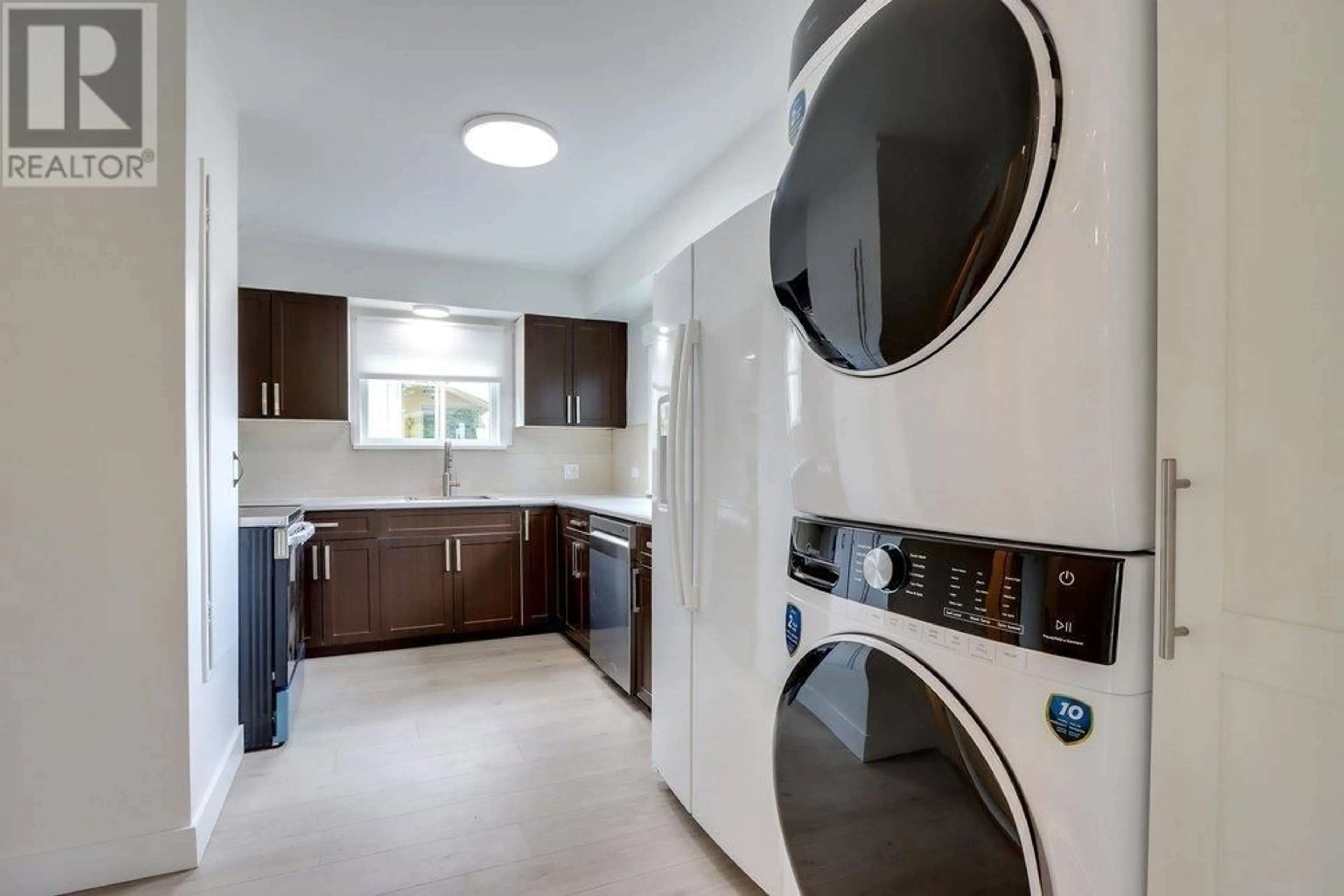 Laundry room for 181 WINDSOR ROAD, North Vancouver British Columbia V7N2M9