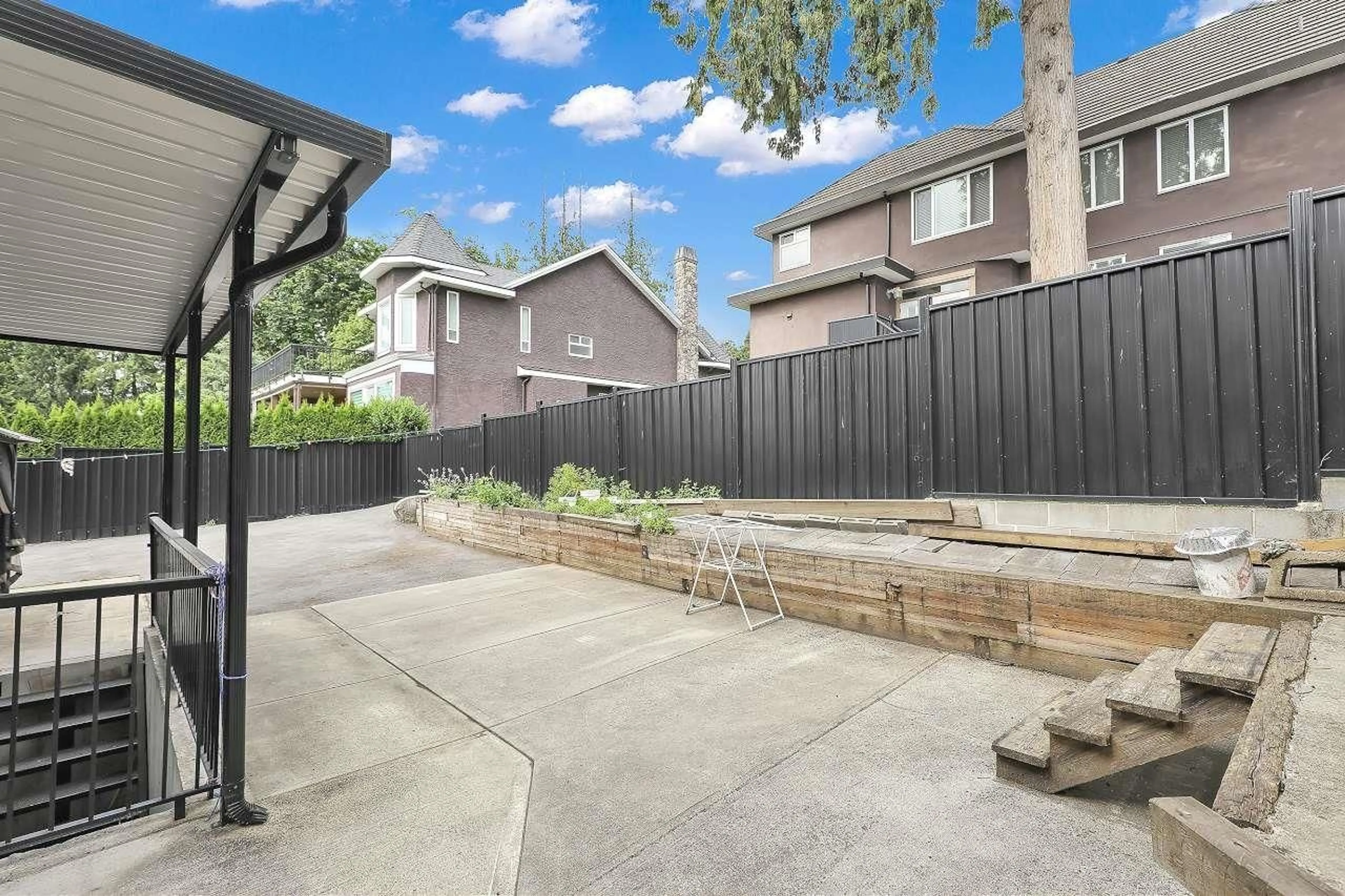 Patio, street for 10550 127, Surrey British Columbia V3V5K2