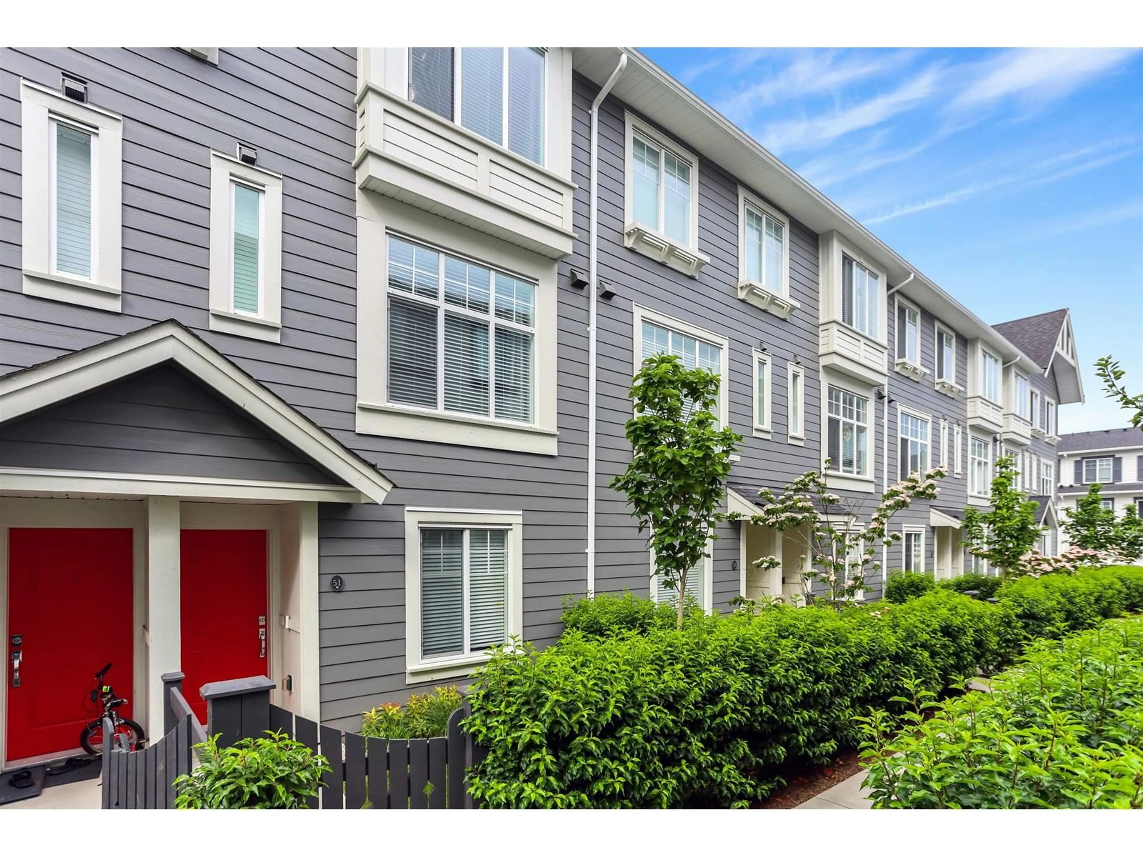 Home with vinyl exterior material, street for 51 - 15778 85, Surrey British Columbia V4N6W8