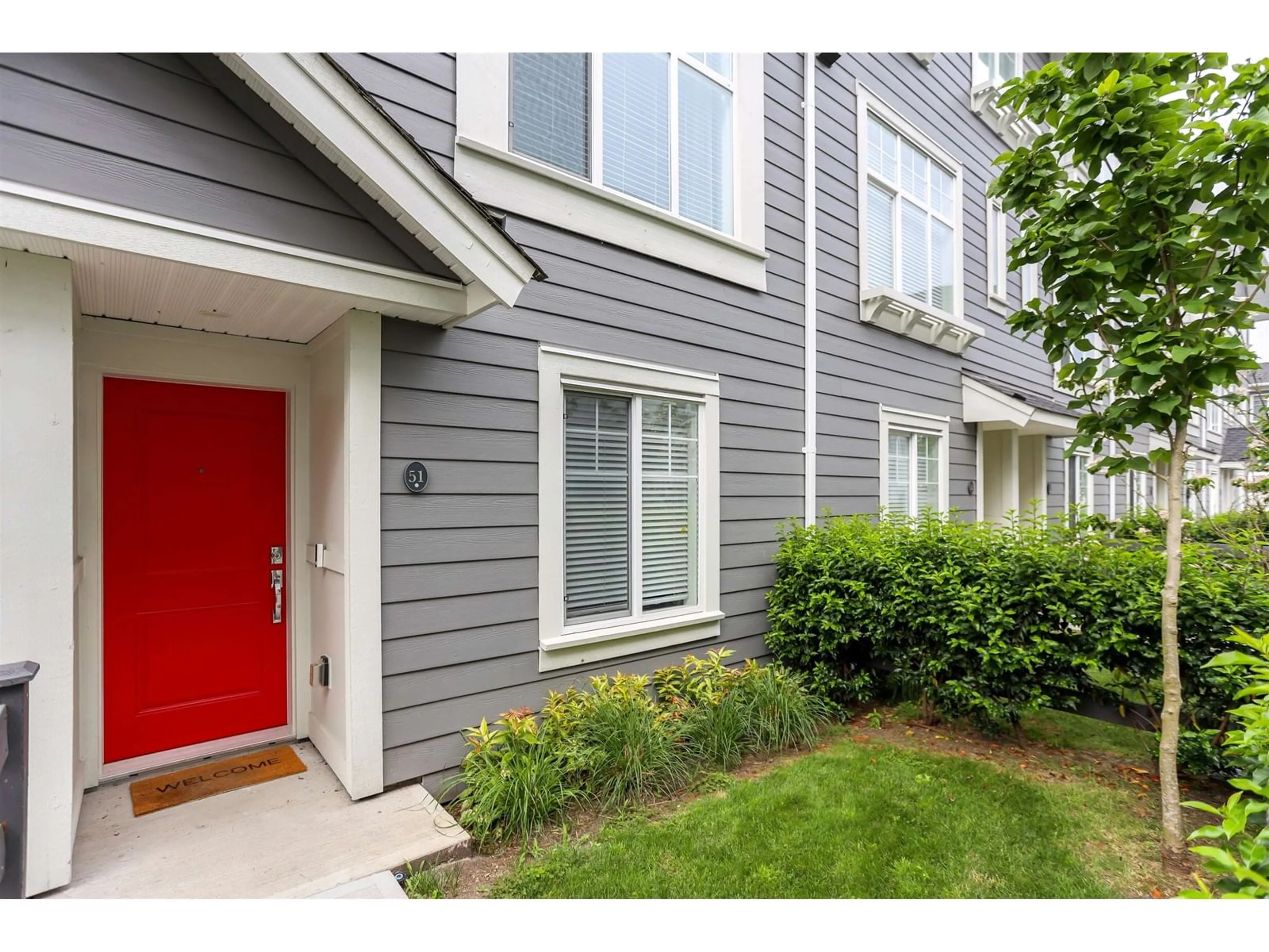 Home with vinyl exterior material, street for 51 - 15778 85, Surrey British Columbia V4N6W8