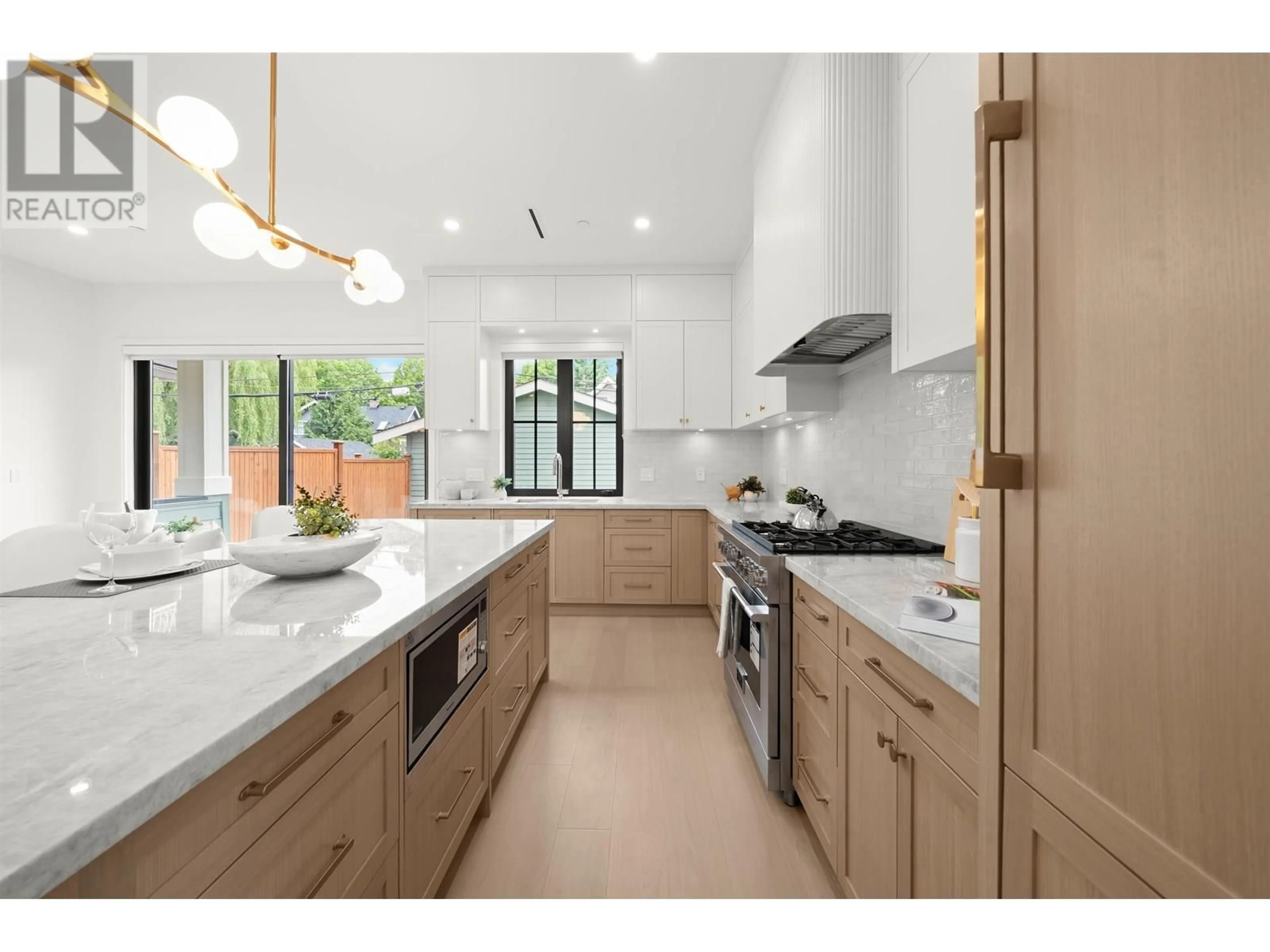 Open concept kitchen, ceramic/tile floor for 2 - 865 23RD AVENUE, Vancouver British Columbia V5V1Y3