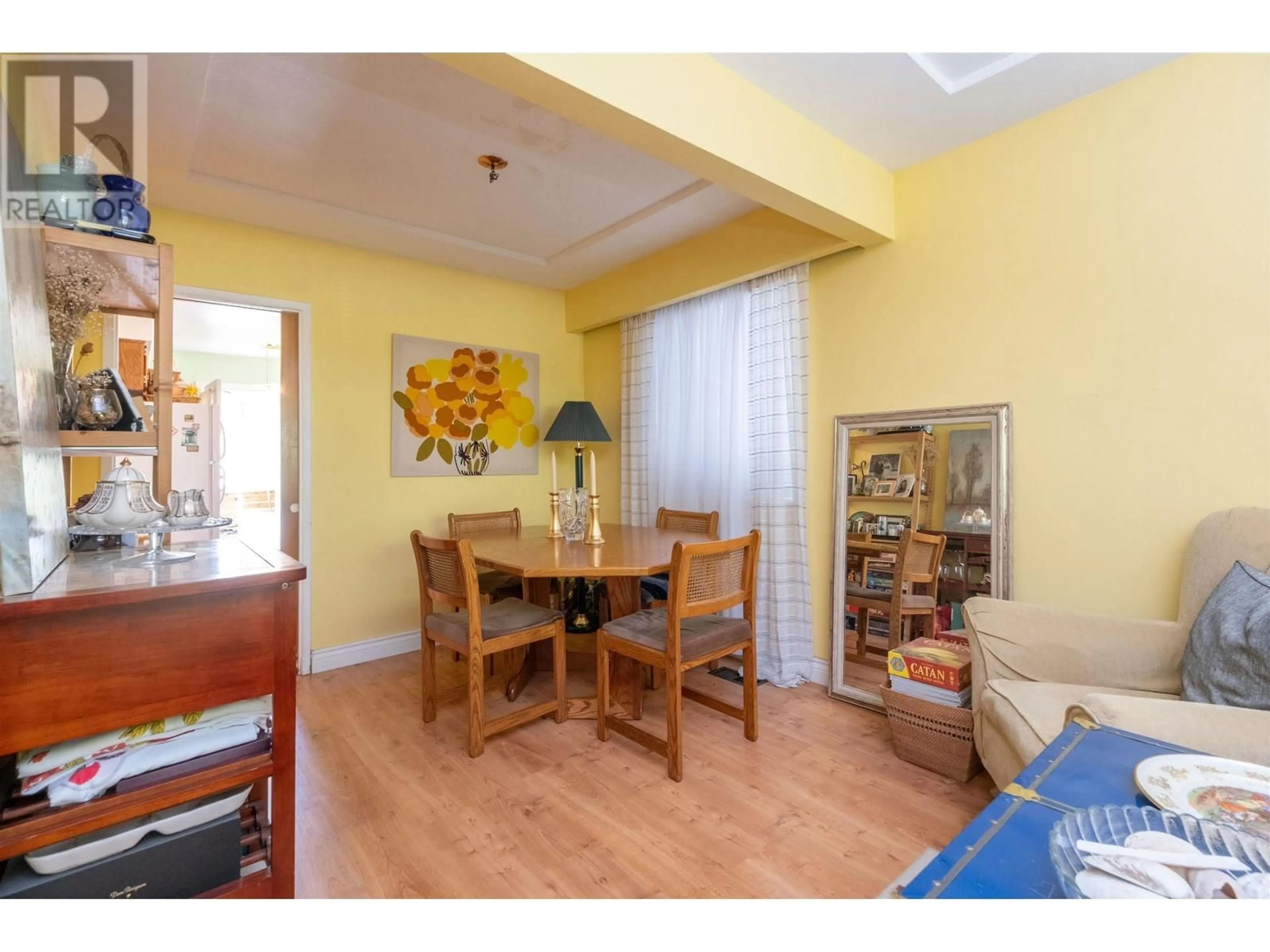 Dining room, wood/laminate floor for 670 20TH AVENUE, Vancouver British Columbia V5Z1Y1