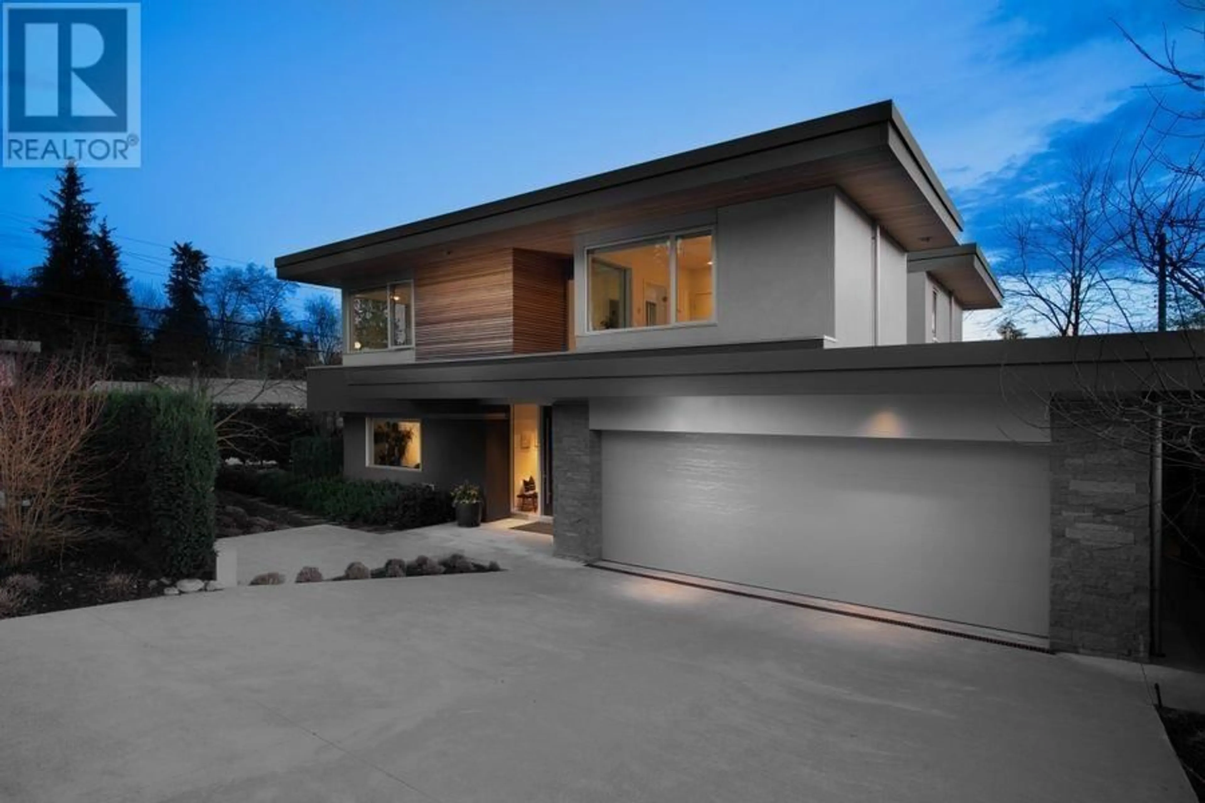 Unknown for 903 LEOVISTA AVENUE, North Vancouver British Columbia V7R1R1