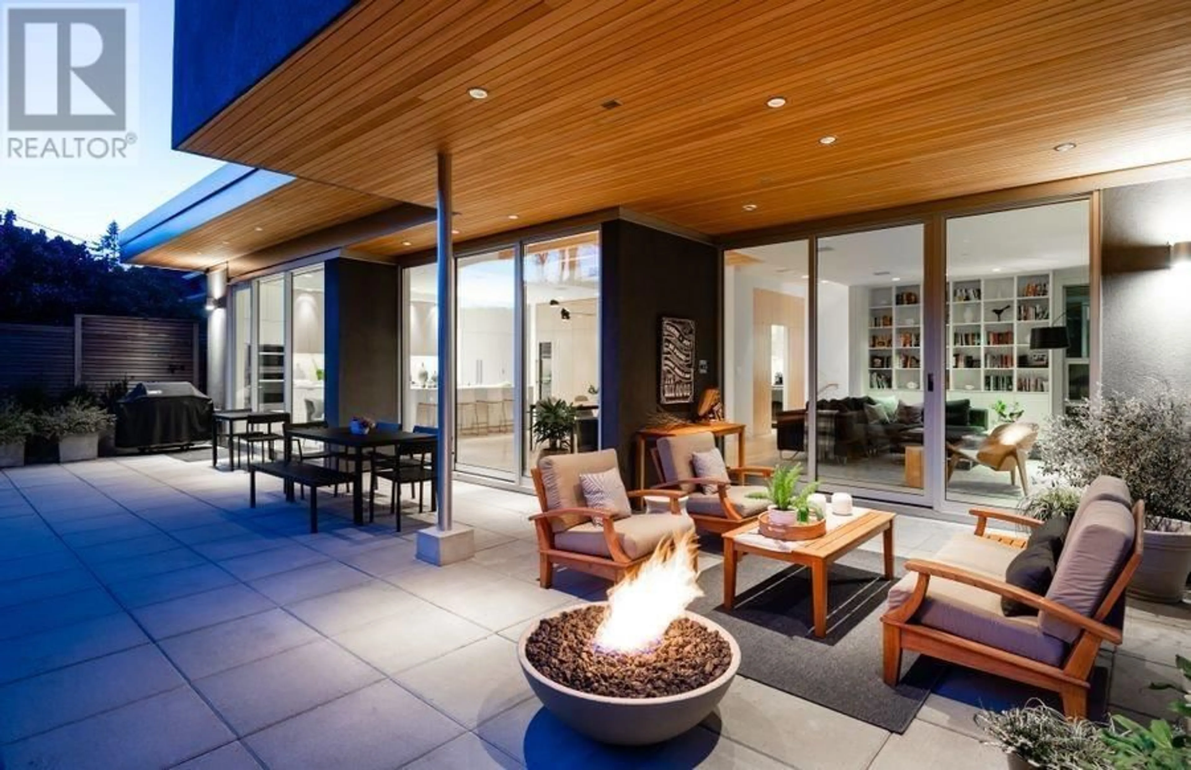 Patio, street for 903 LEOVISTA AVENUE, North Vancouver British Columbia V7R1R1