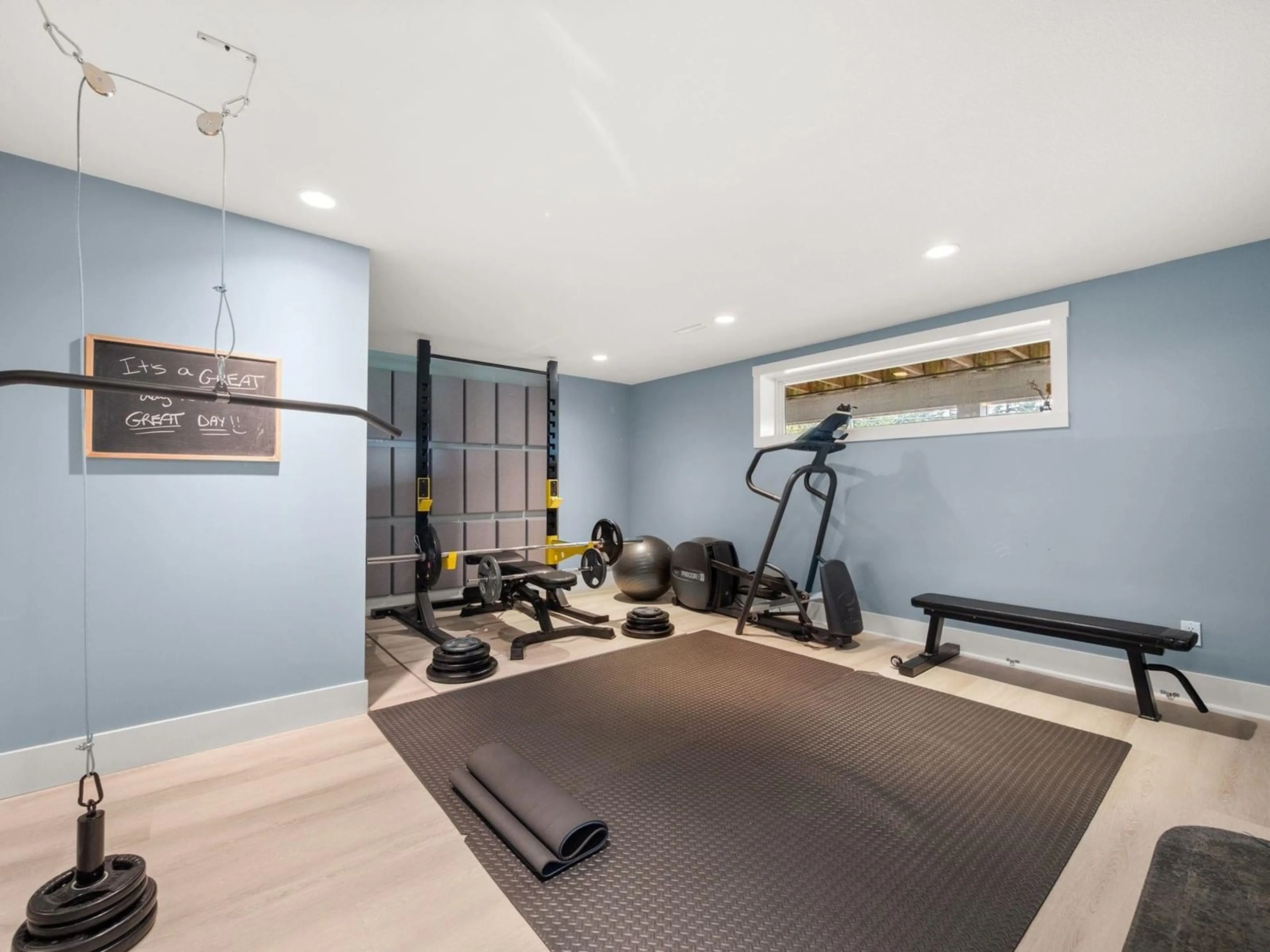 Gym or fitness room for 12035 56, Surrey British Columbia V3X2W9