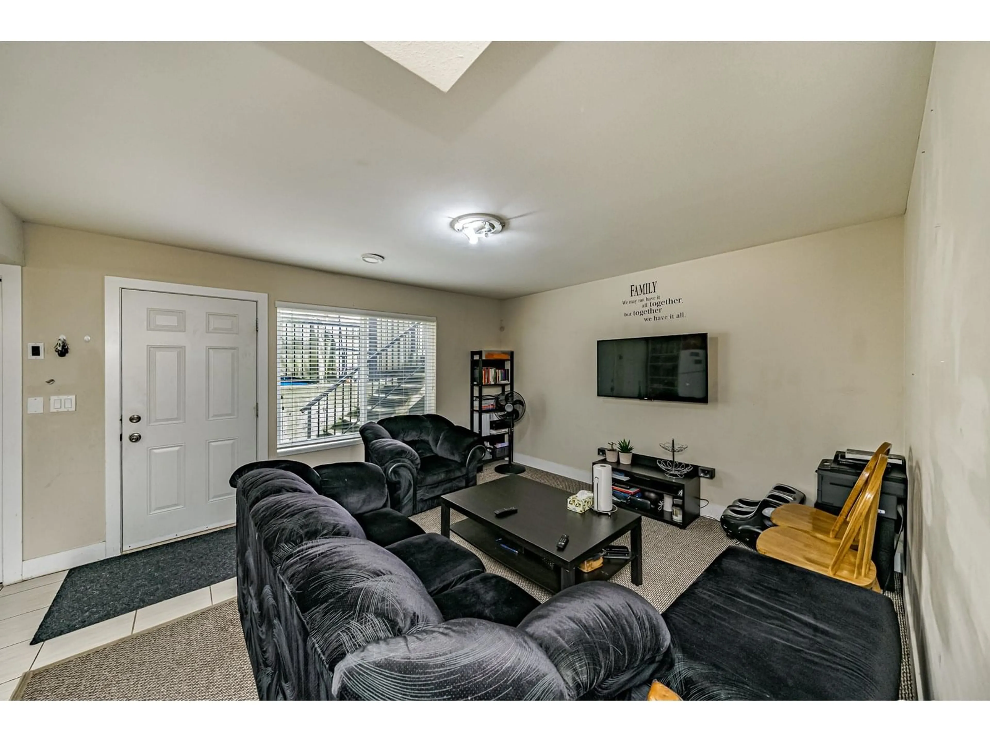 Living room with furniture, unknown for 14195 62A, Surrey British Columbia V3X0B2