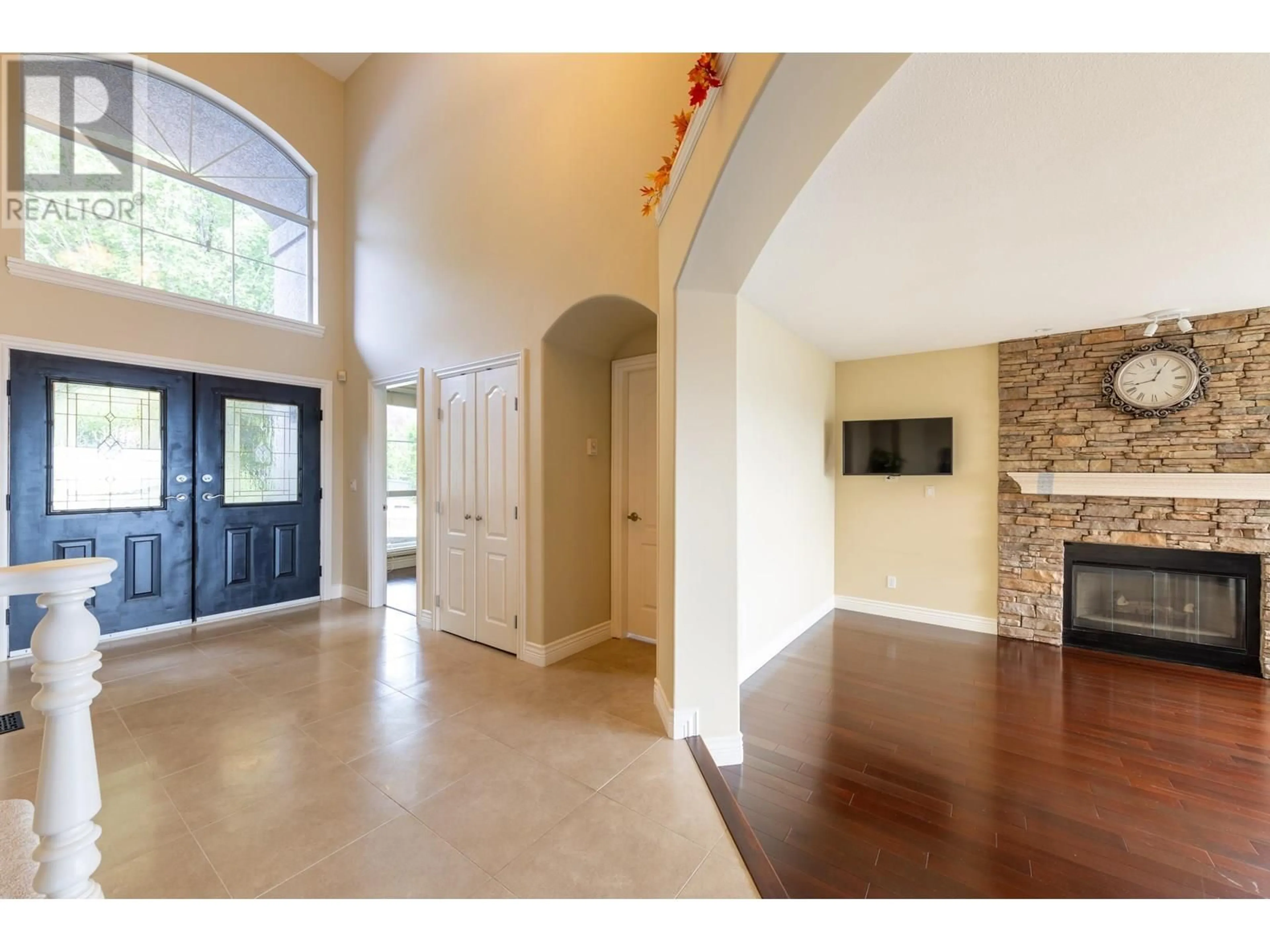 Indoor entryway for 3066 TANAGER COURT, Coquitlam British Columbia V3E3C5