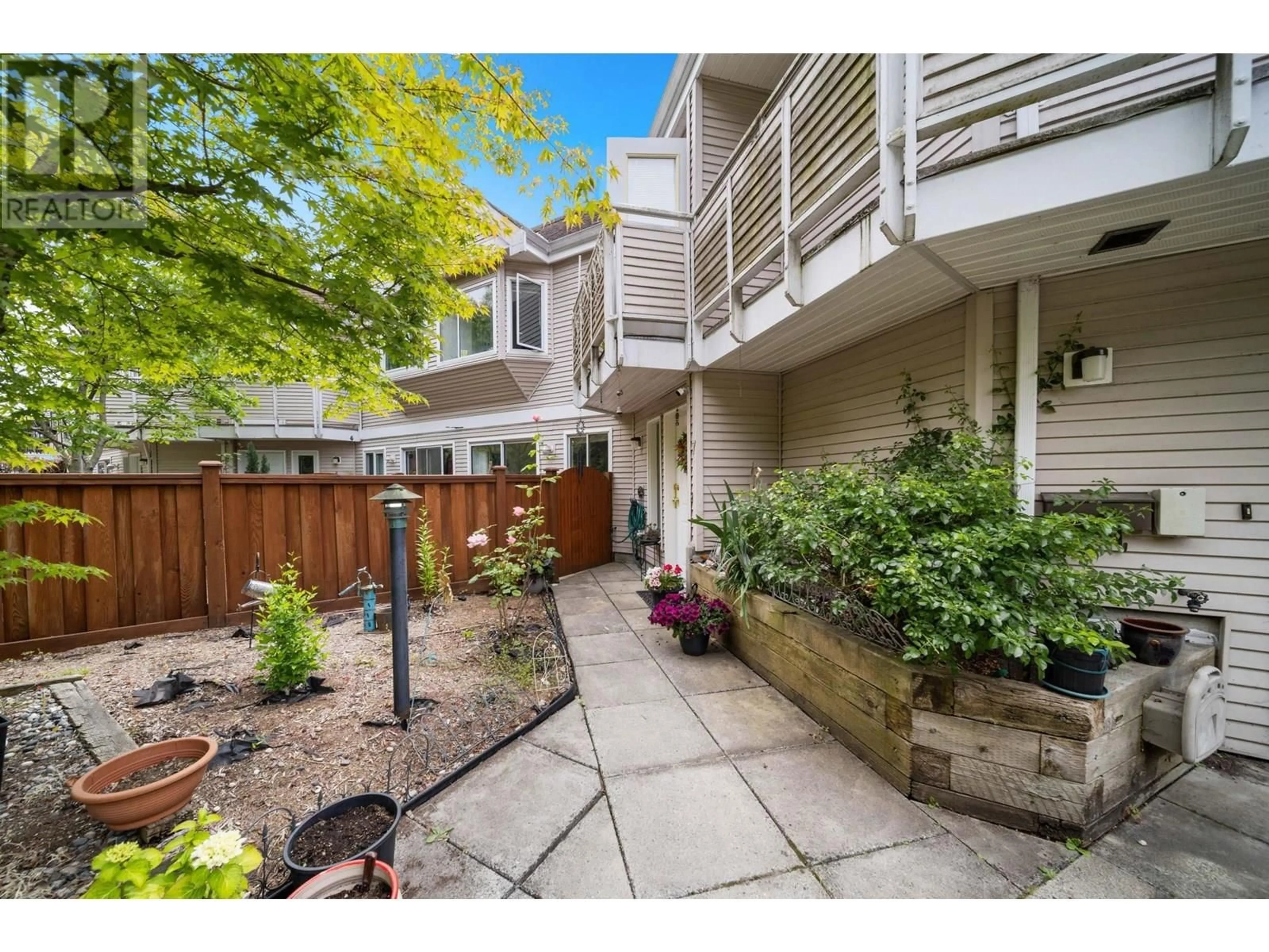 Patio, street for 7 - 7901 13TH AVENUE, Burnaby British Columbia V3N2E8