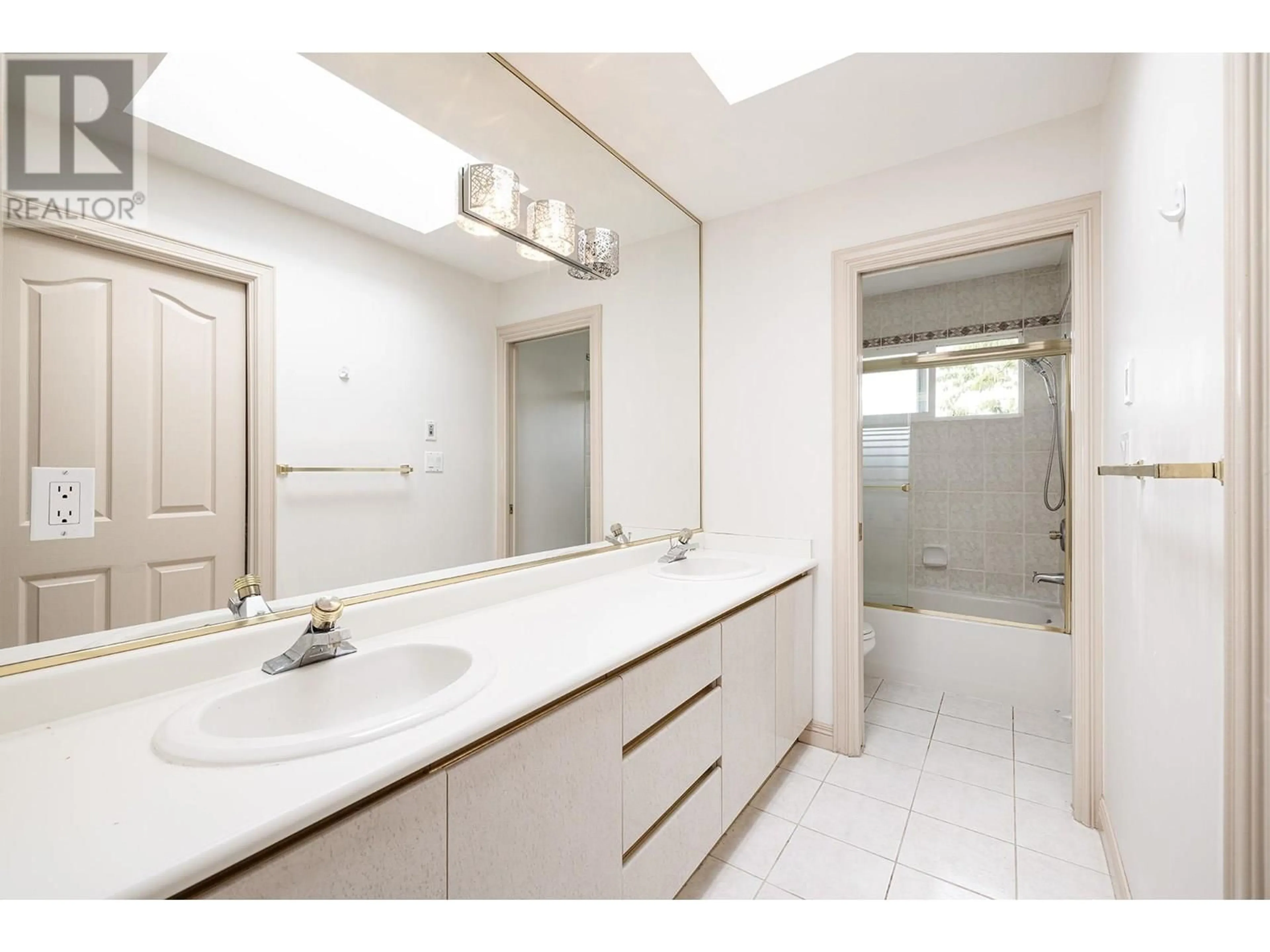 Standard bathroom, ceramic/tile floor for 8120 CLIFTON ROAD, Richmond British Columbia V7C3C3