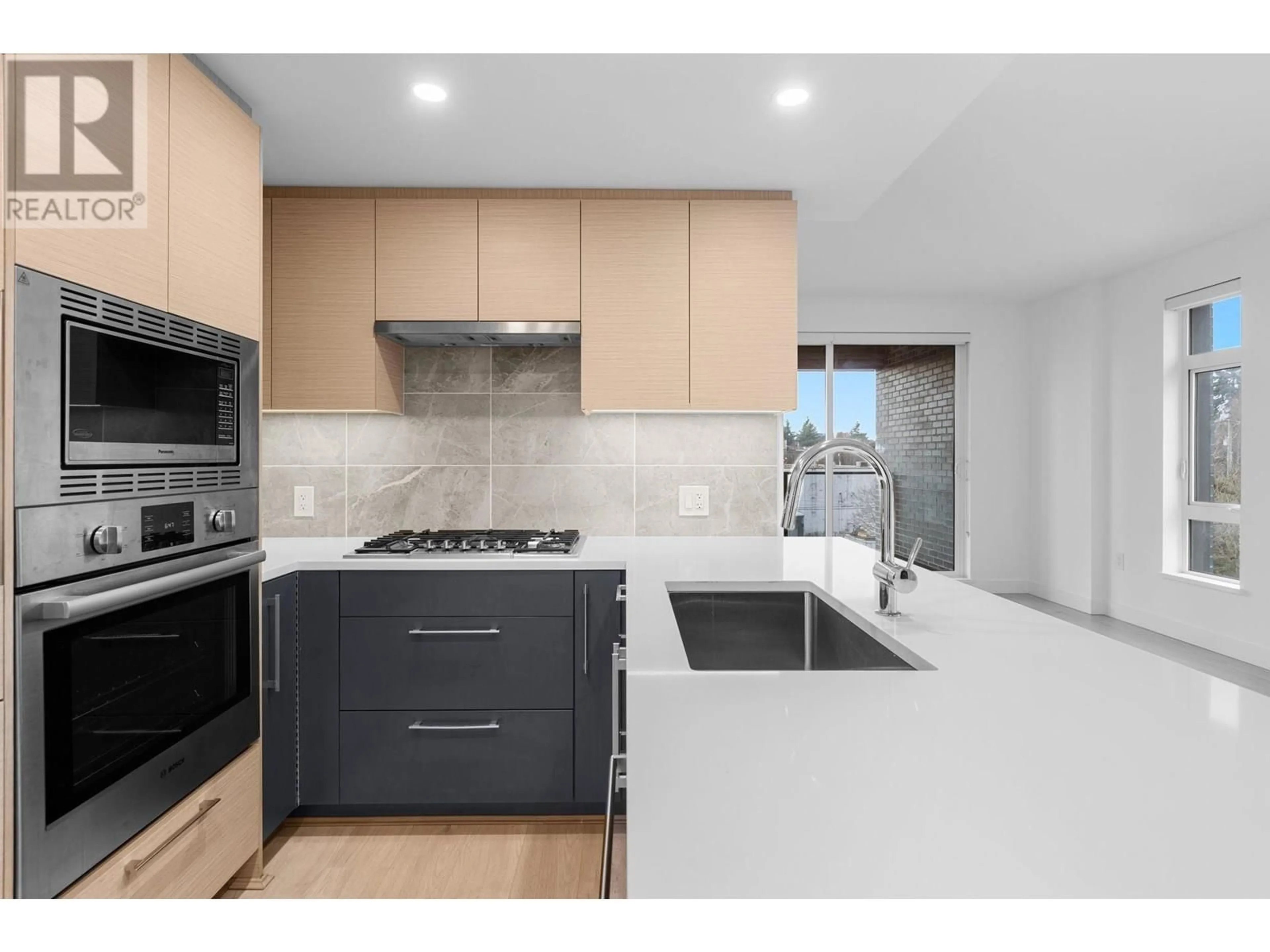 Standard kitchen, ceramic/tile floor for 407 - 8888 OSLER STREET, Vancouver British Columbia V6P4G2