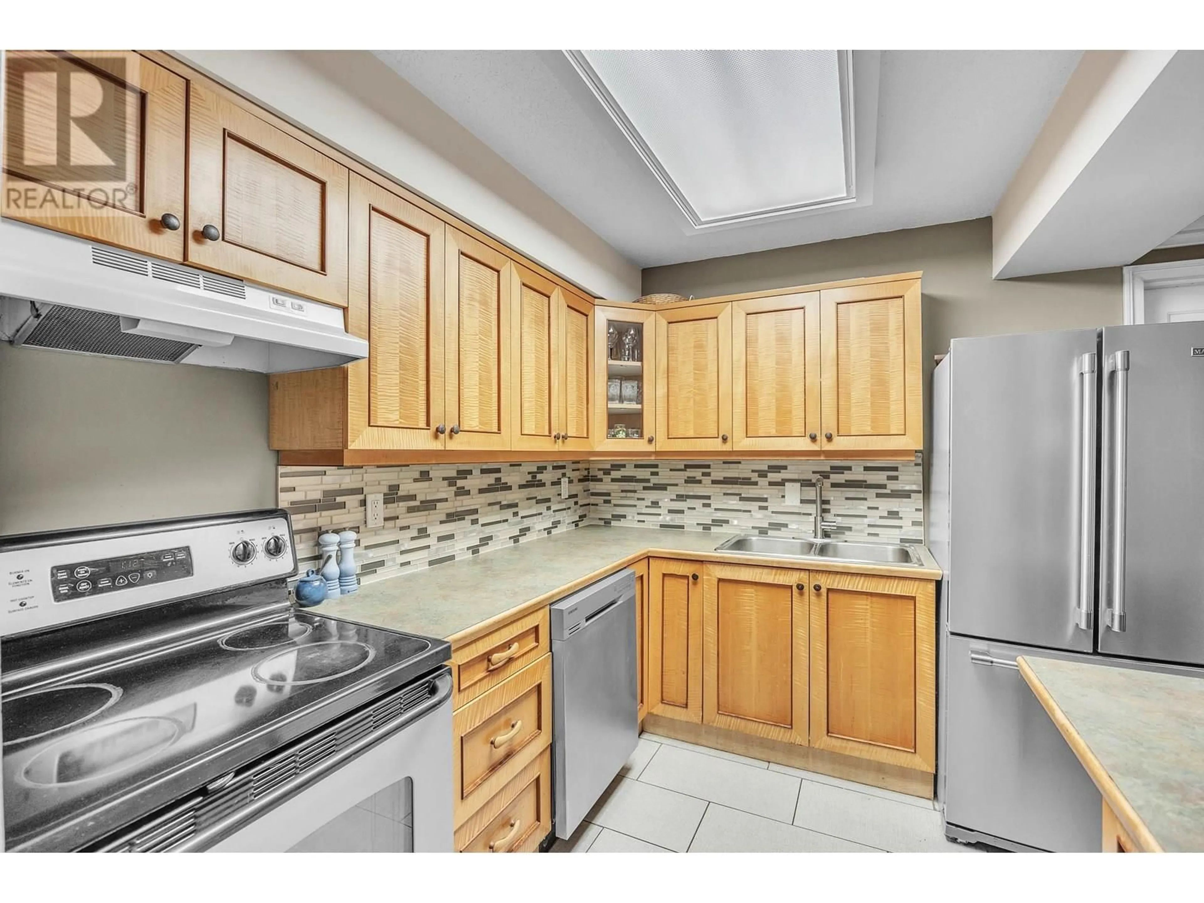 Standard kitchen, ceramic/tile floor for 207 - 720 EIGHTH AVENUE, New Westminster British Columbia V3M2R3