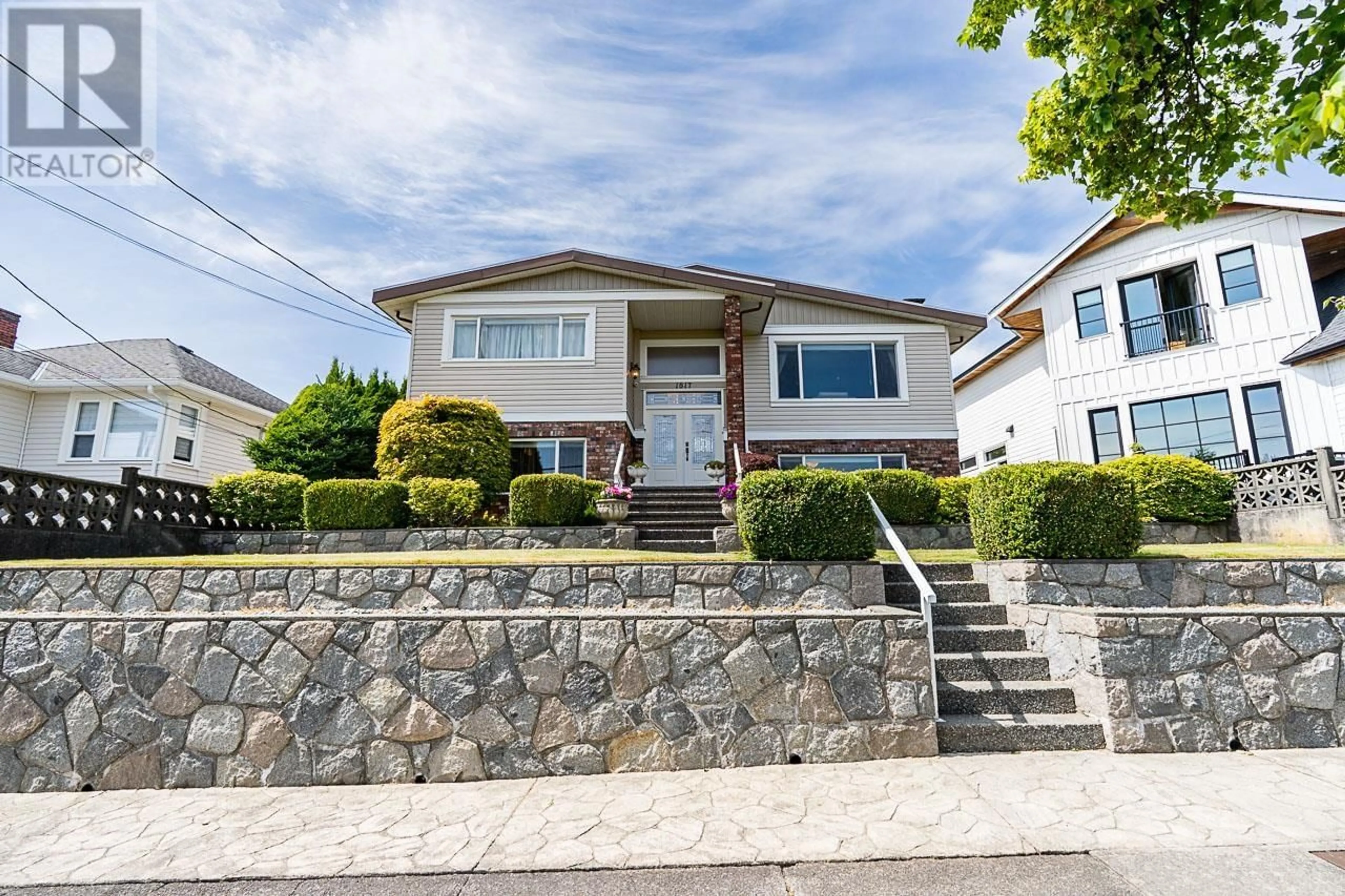 Home with vinyl exterior material, street for 1817 EDINBURGH STREET, New Westminster British Columbia V3M2X2