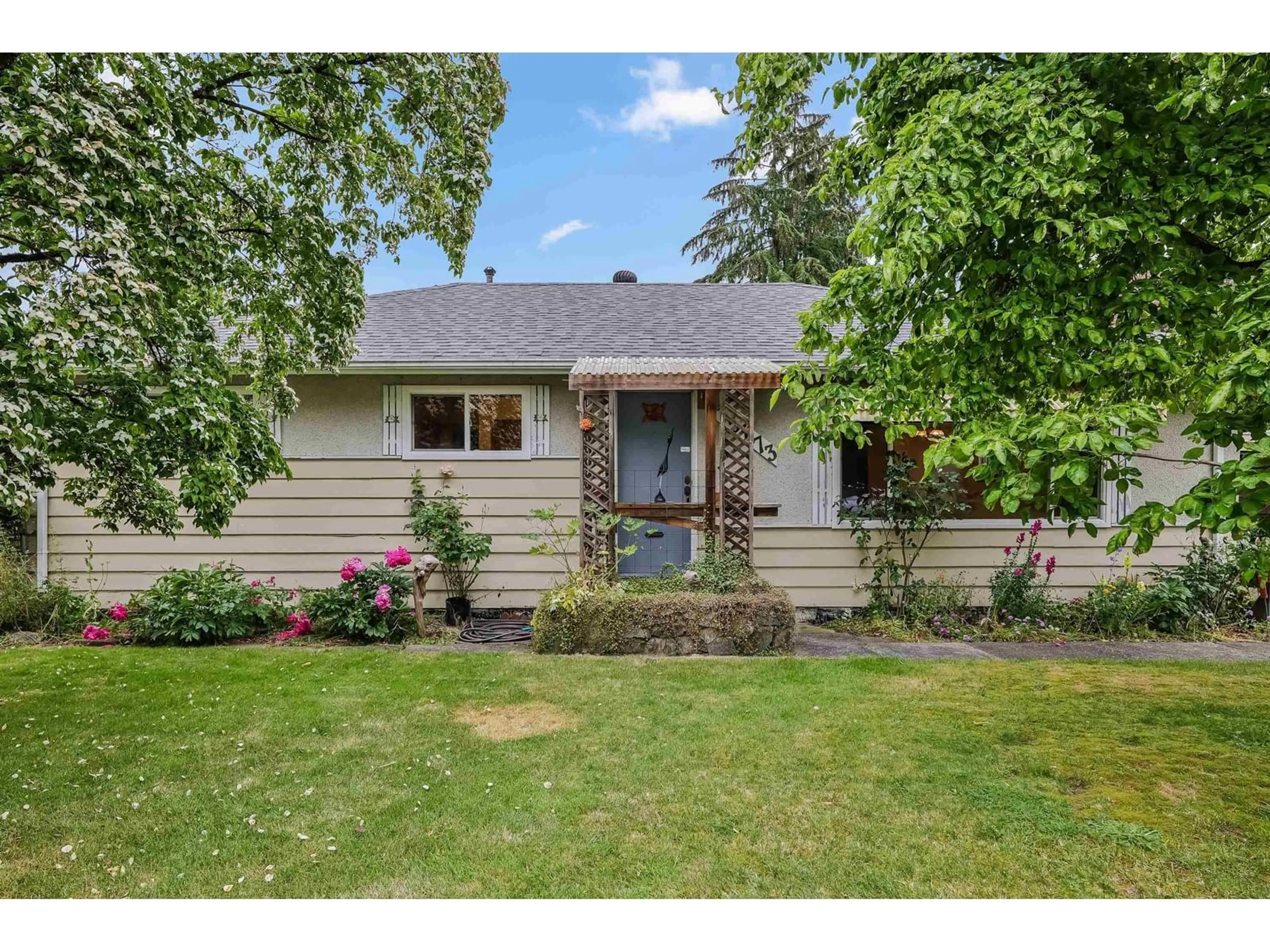 Home with vinyl exterior material, street for 15173 CANARY, Surrey British Columbia V3R4V6