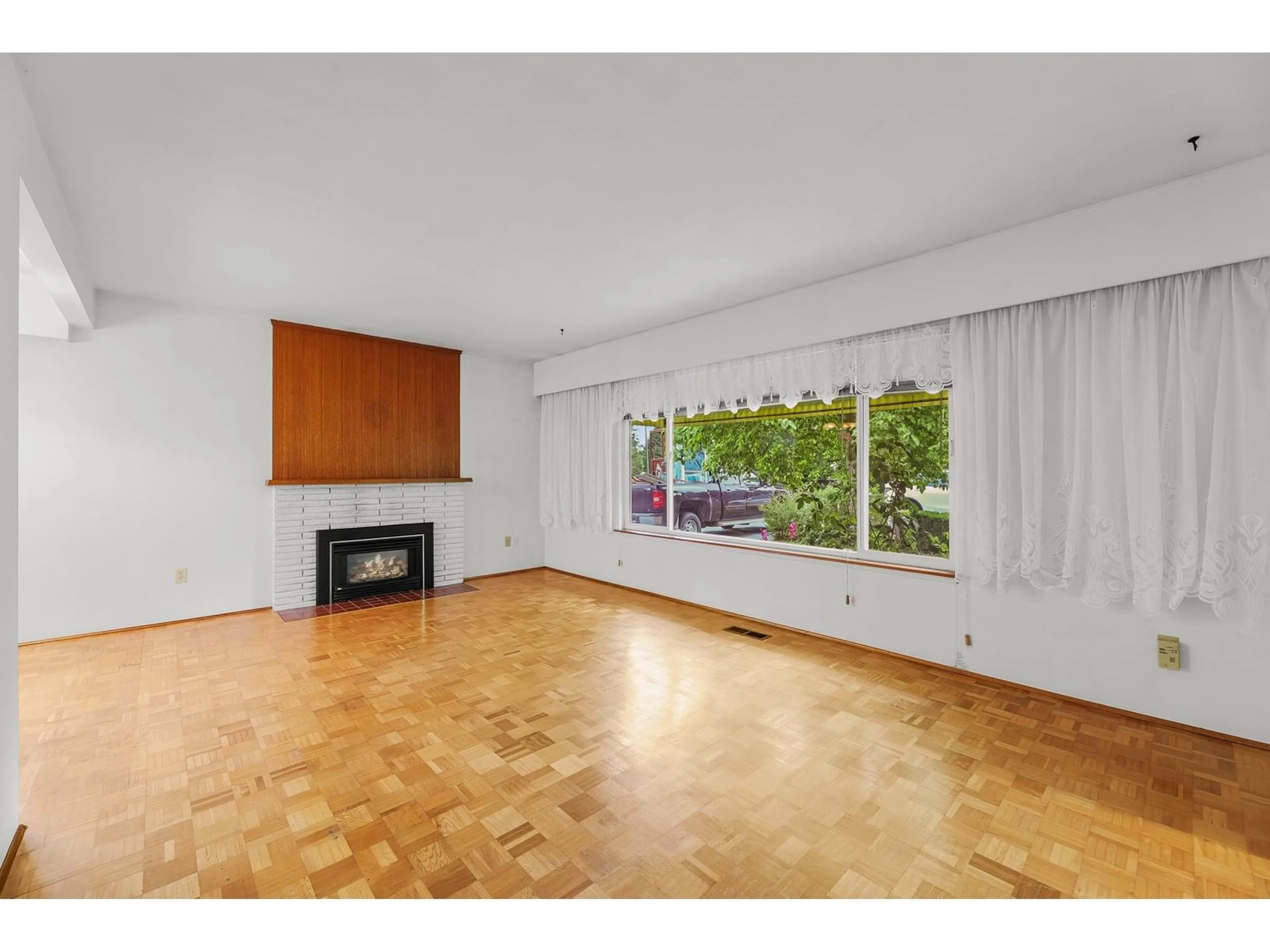 A pic of a room for 15173 CANARY, Surrey British Columbia V3R4V6