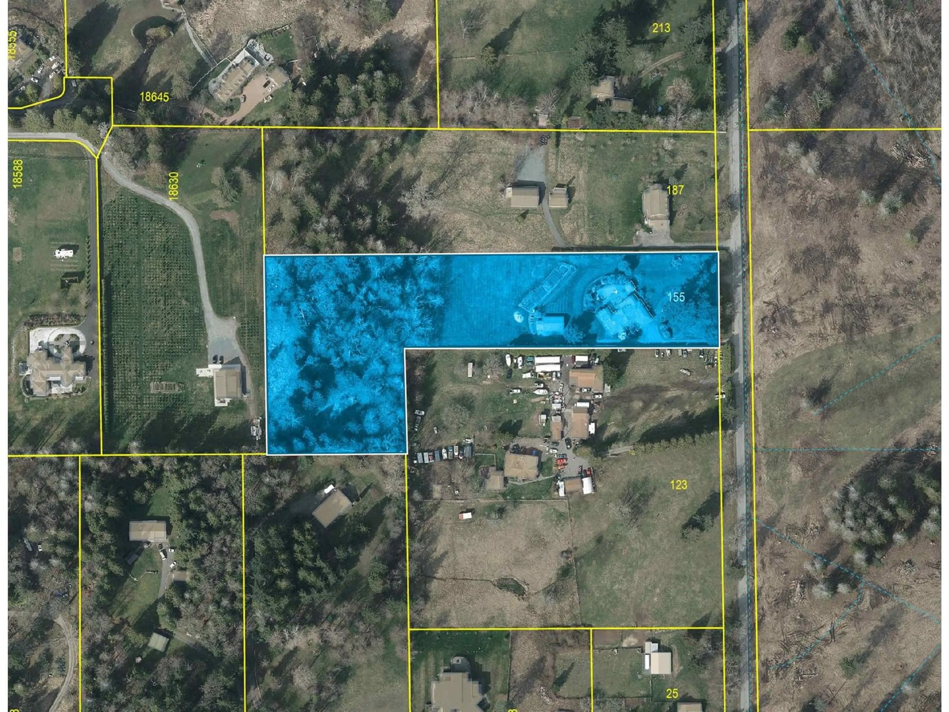 A pic from outside/outdoor area/front of a property/back of a property/a pic from drone, unknown for 155 188, Surrey British Columbia V3Z9R9
