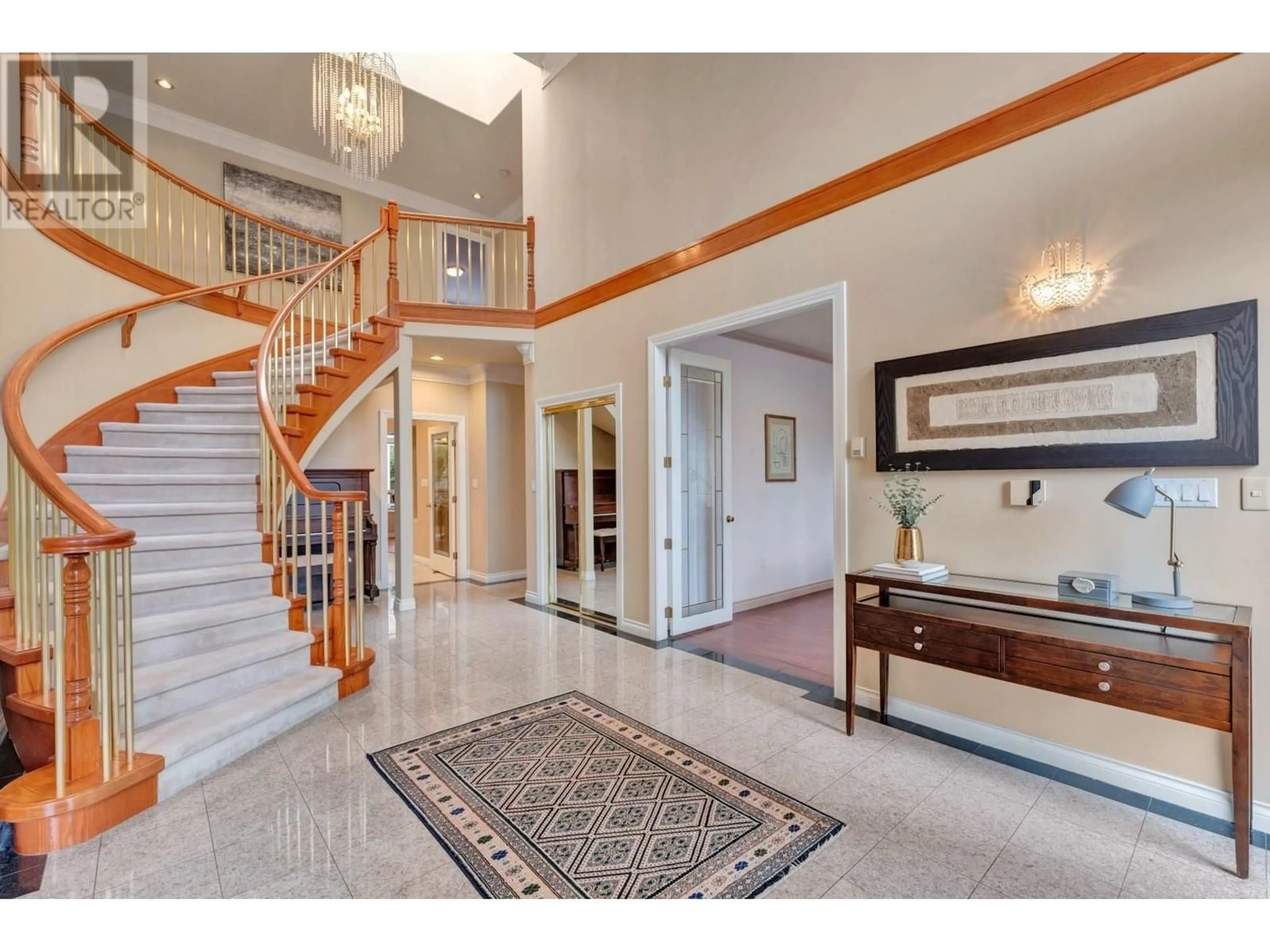 Indoor foyer for 3660 GRANVILLE AVENUE, Richmond British Columbia V7C1C9