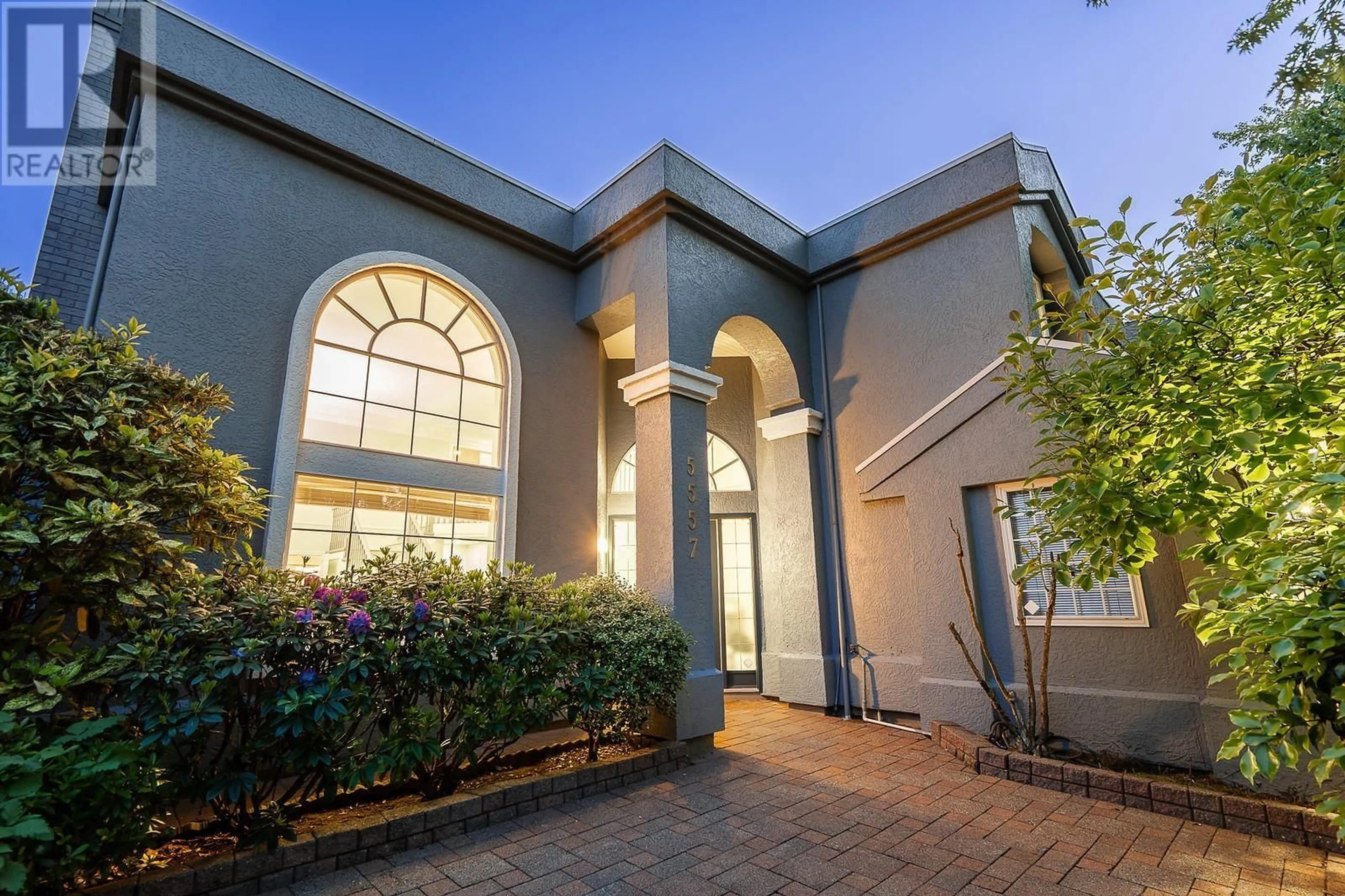 Indoor foyer for 5557 CORNWALL DRIVE, Richmond British Columbia V7C5M8