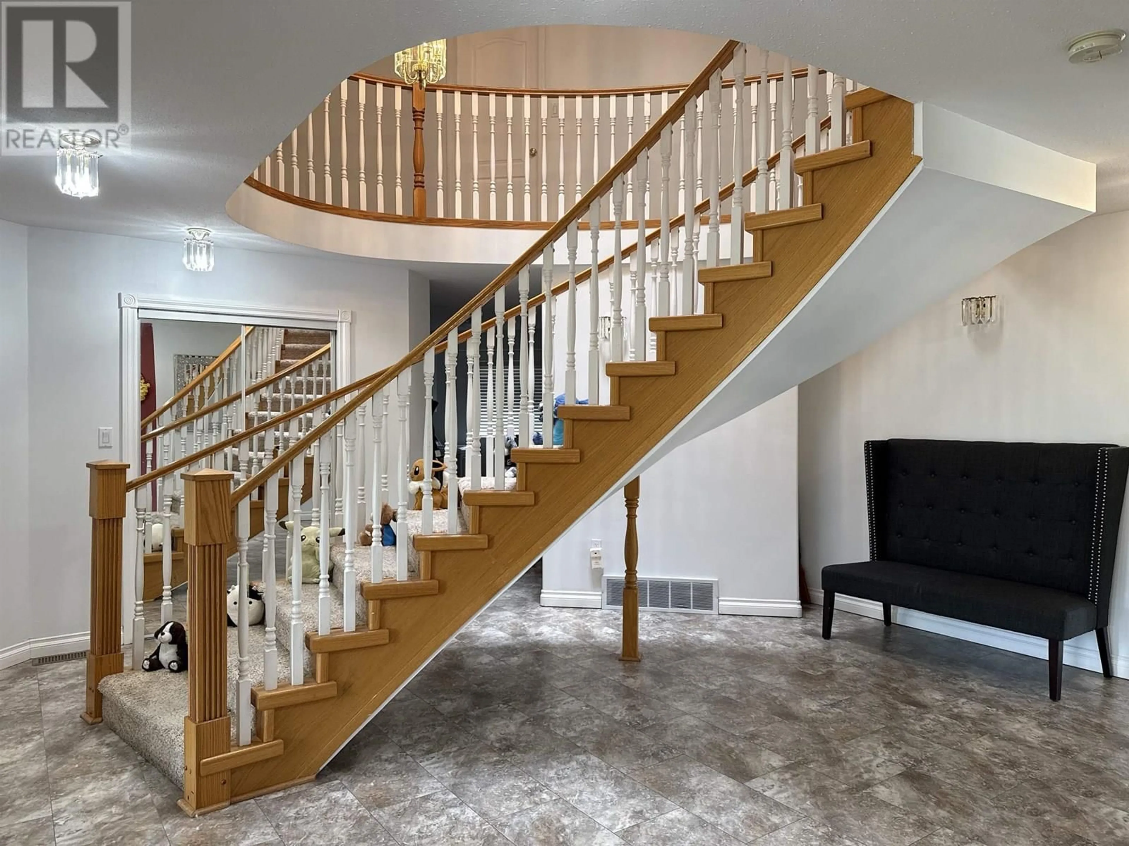 Stairs for 894 ROLPH STREET, Quesnel British Columbia V2J3M1