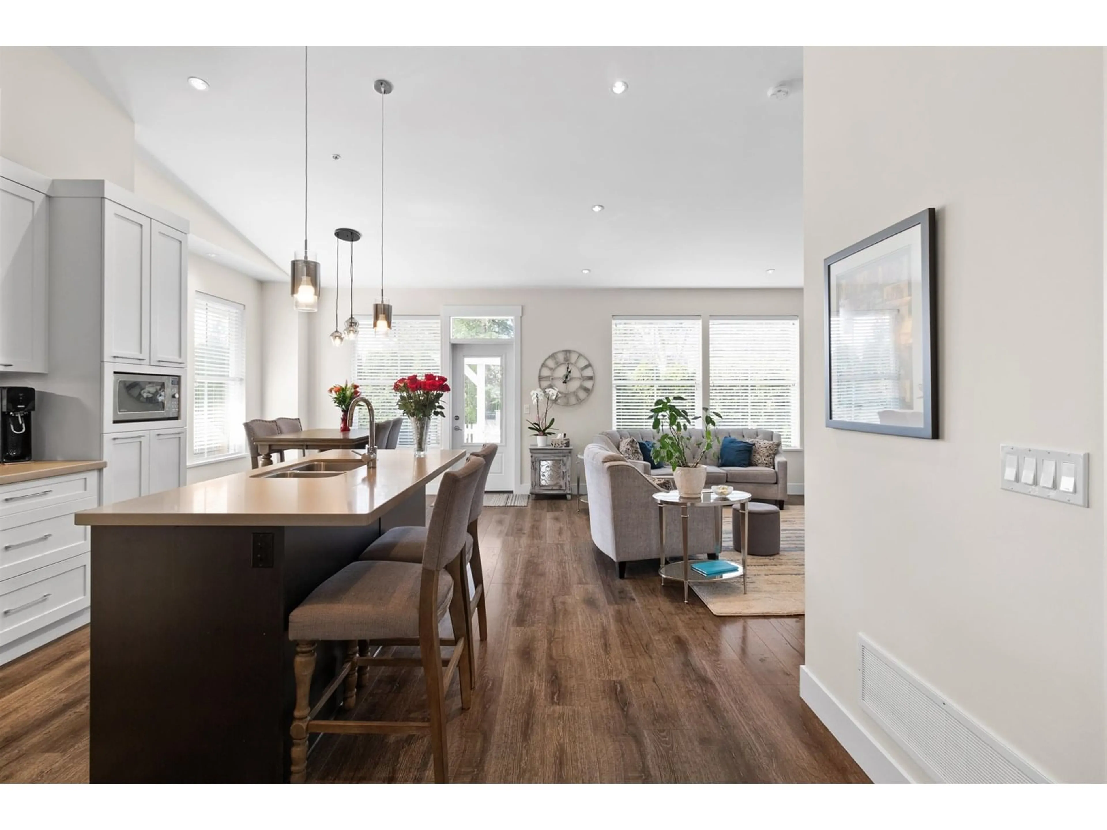 Open concept kitchen, wood/laminate floor for 48 - 22057 49, Langley British Columbia V3A0J4