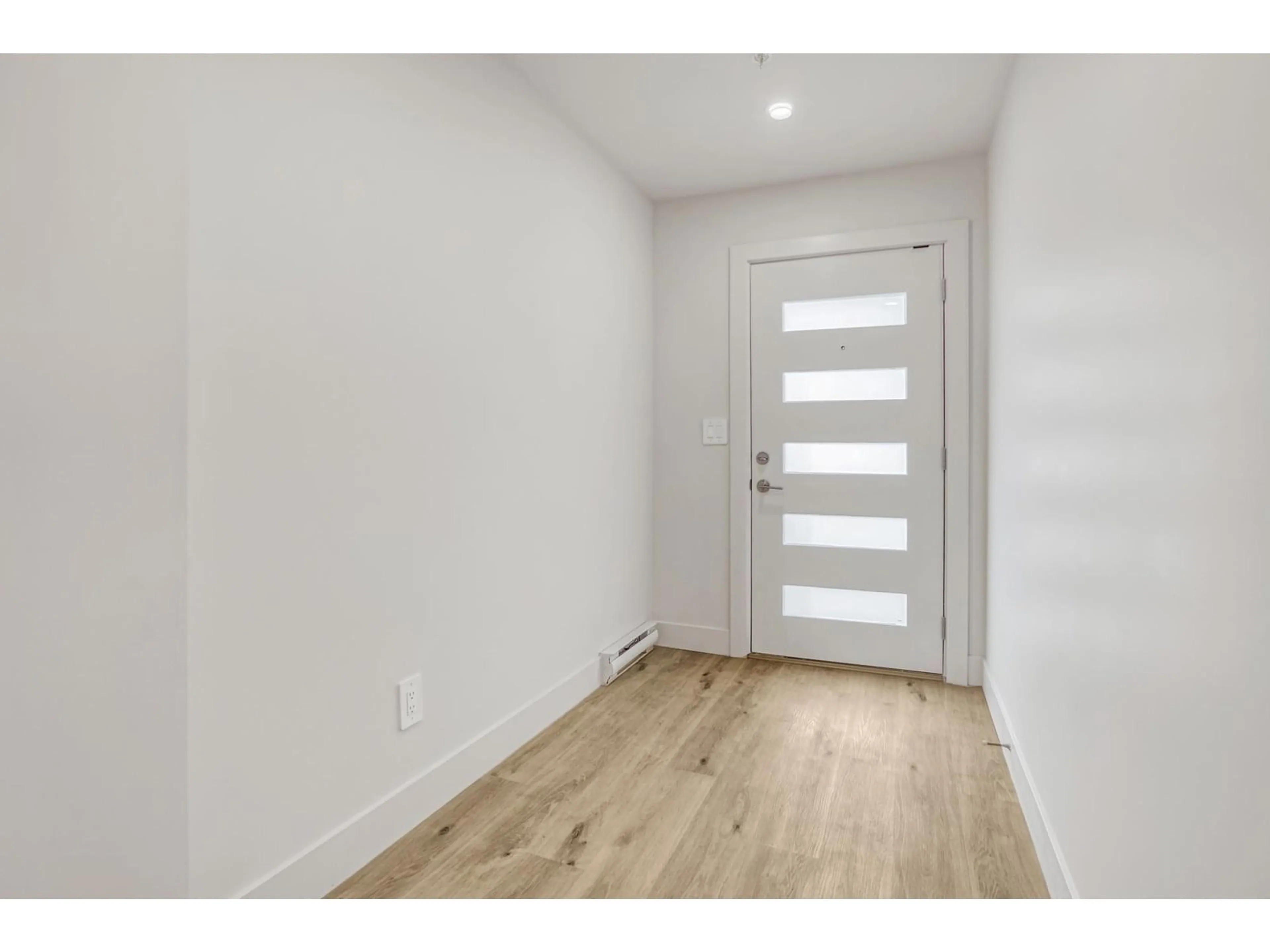 Indoor entryway for 36 - 1928 WOODSIDE BOULEVARD, Agassiz British Columbia V0M1A1