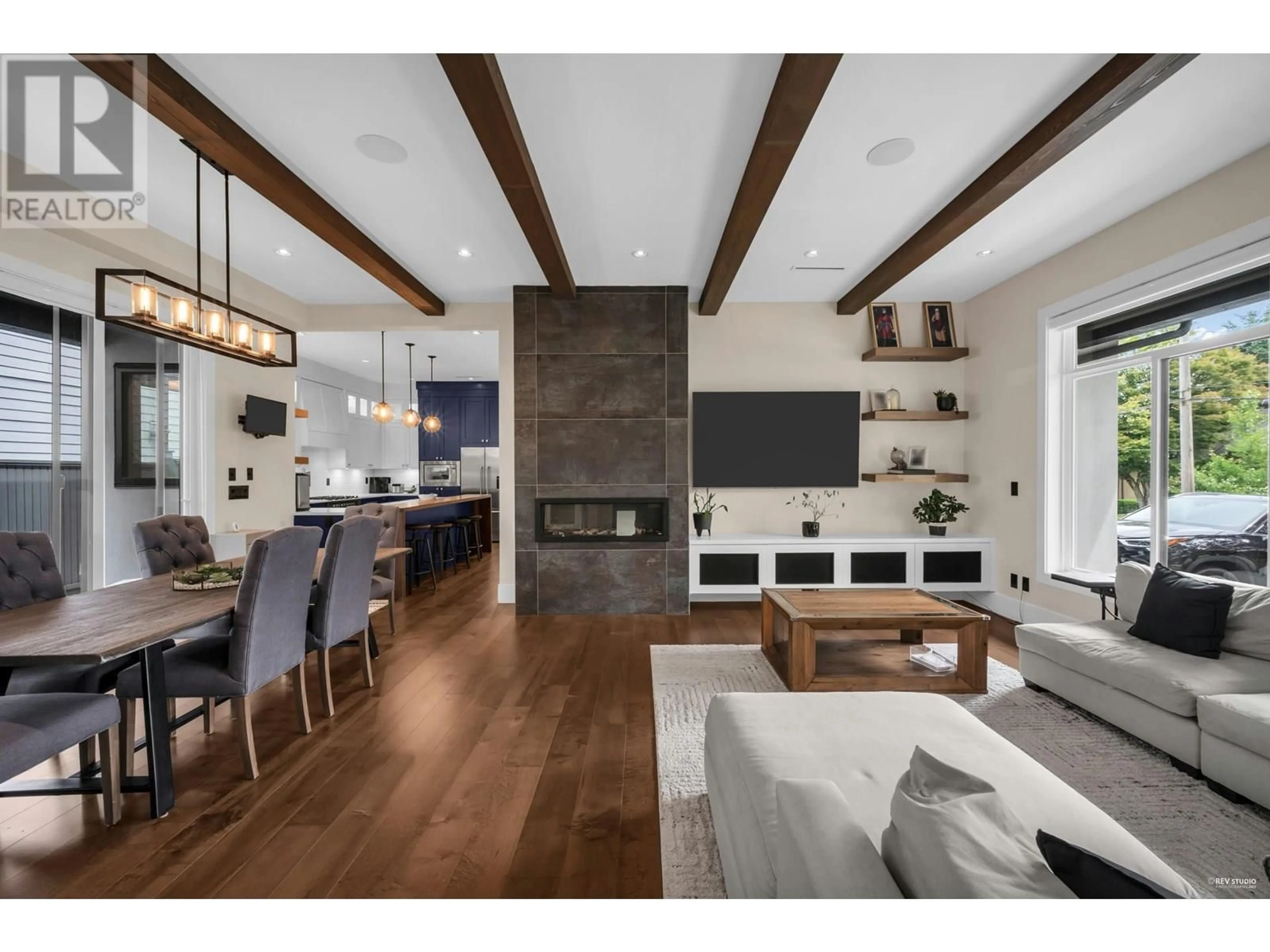 Open concept kitchen, wood/laminate floor for 929 FOURTH STREET, New Westminster British Columbia V3L2X1
