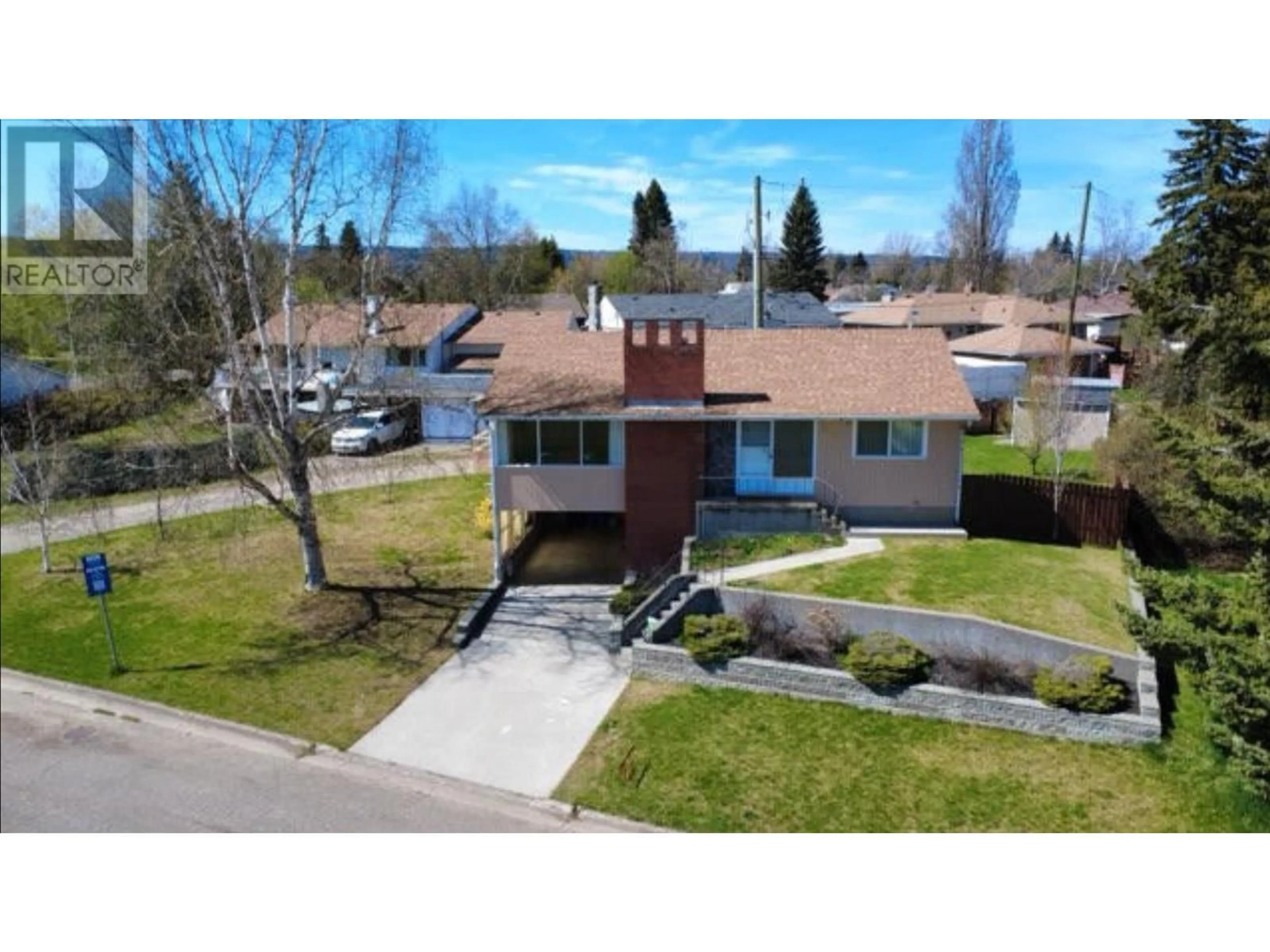 A pic from outside/outdoor area/front of a property/back of a property/a pic from drone, street for 1573 EDMONTON STREET, Prince George British Columbia V2M1X5