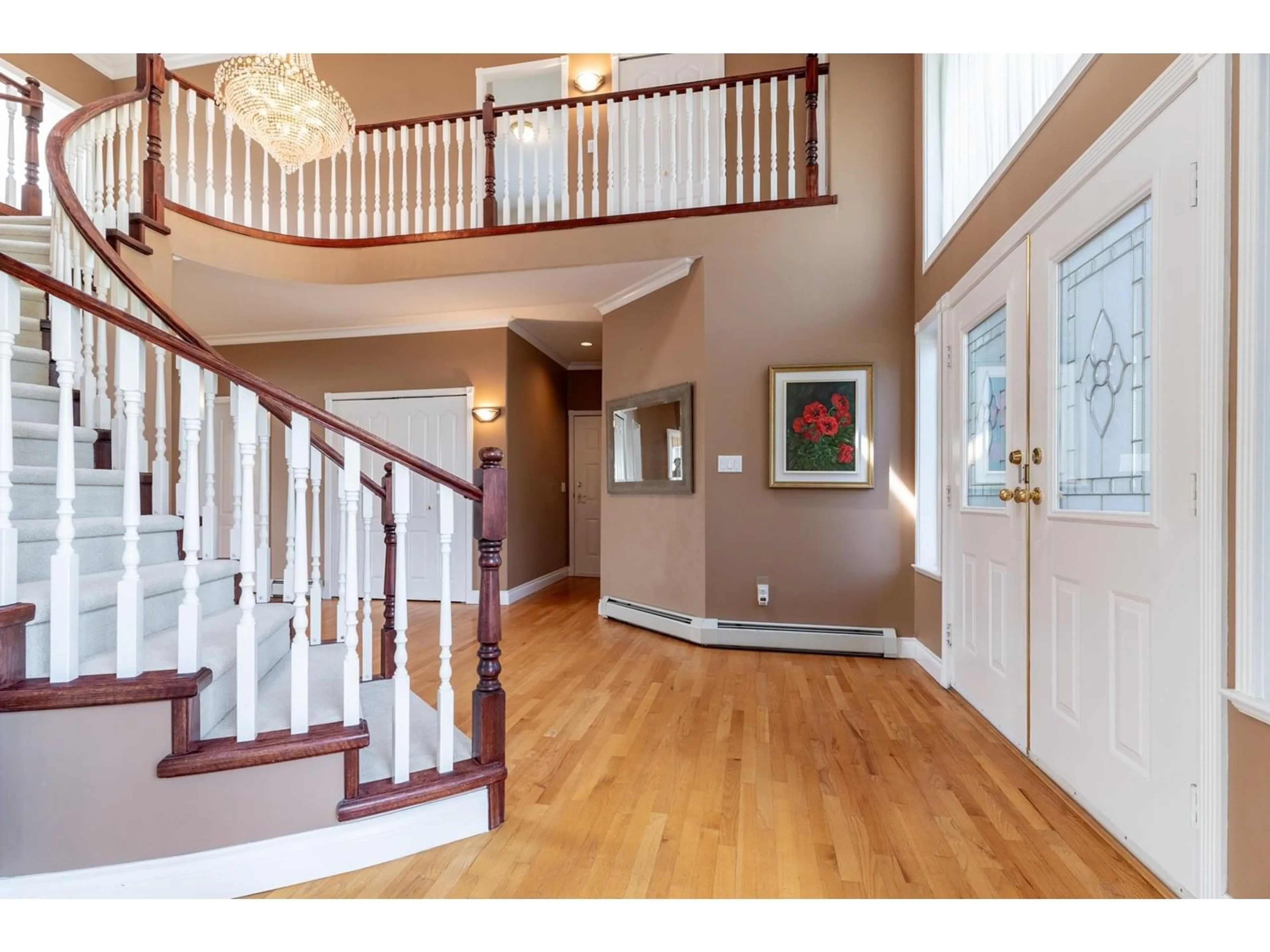 Indoor entryway for 11229 154A, Surrey British Columbia V3R6J4