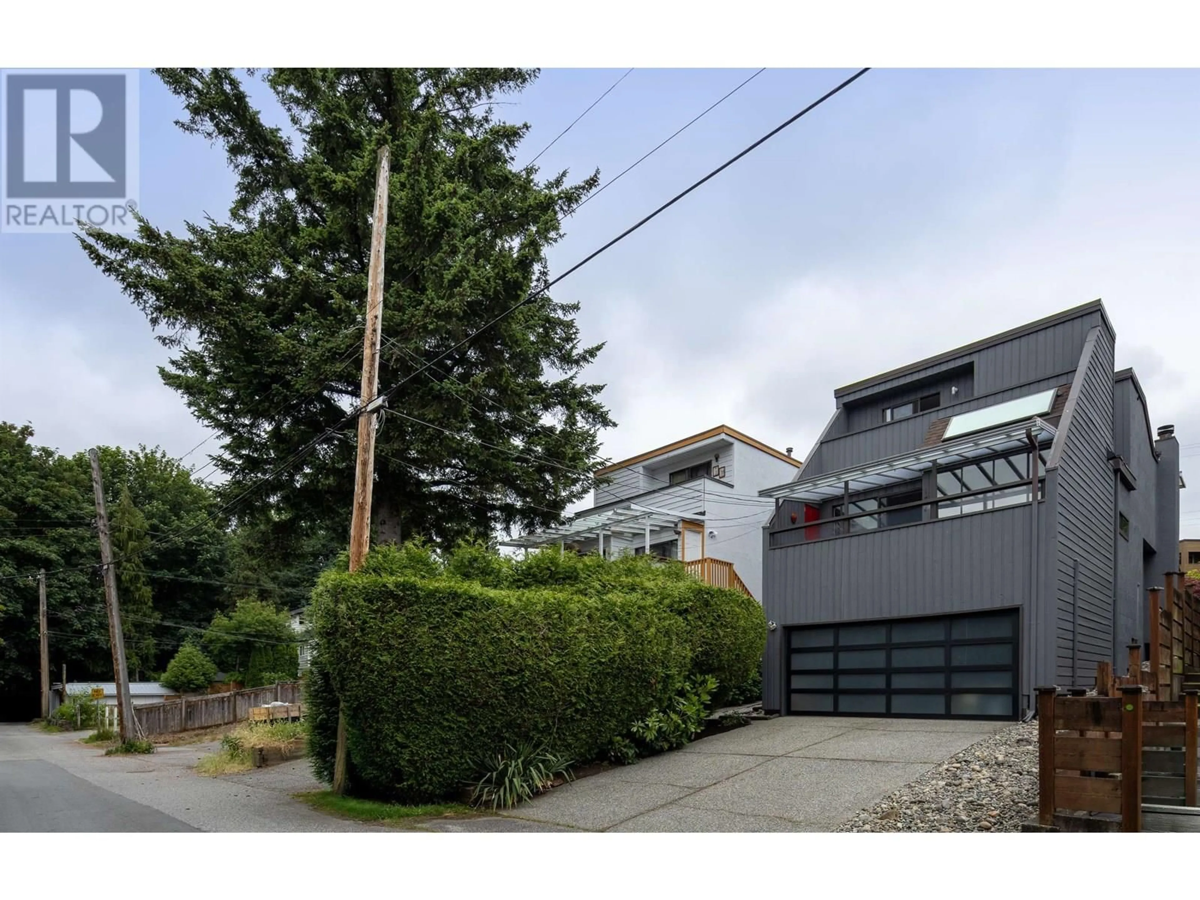 Unknown for 1915 CHESTERFIELD AVE, North Vancouver British Columbia V7M2P4