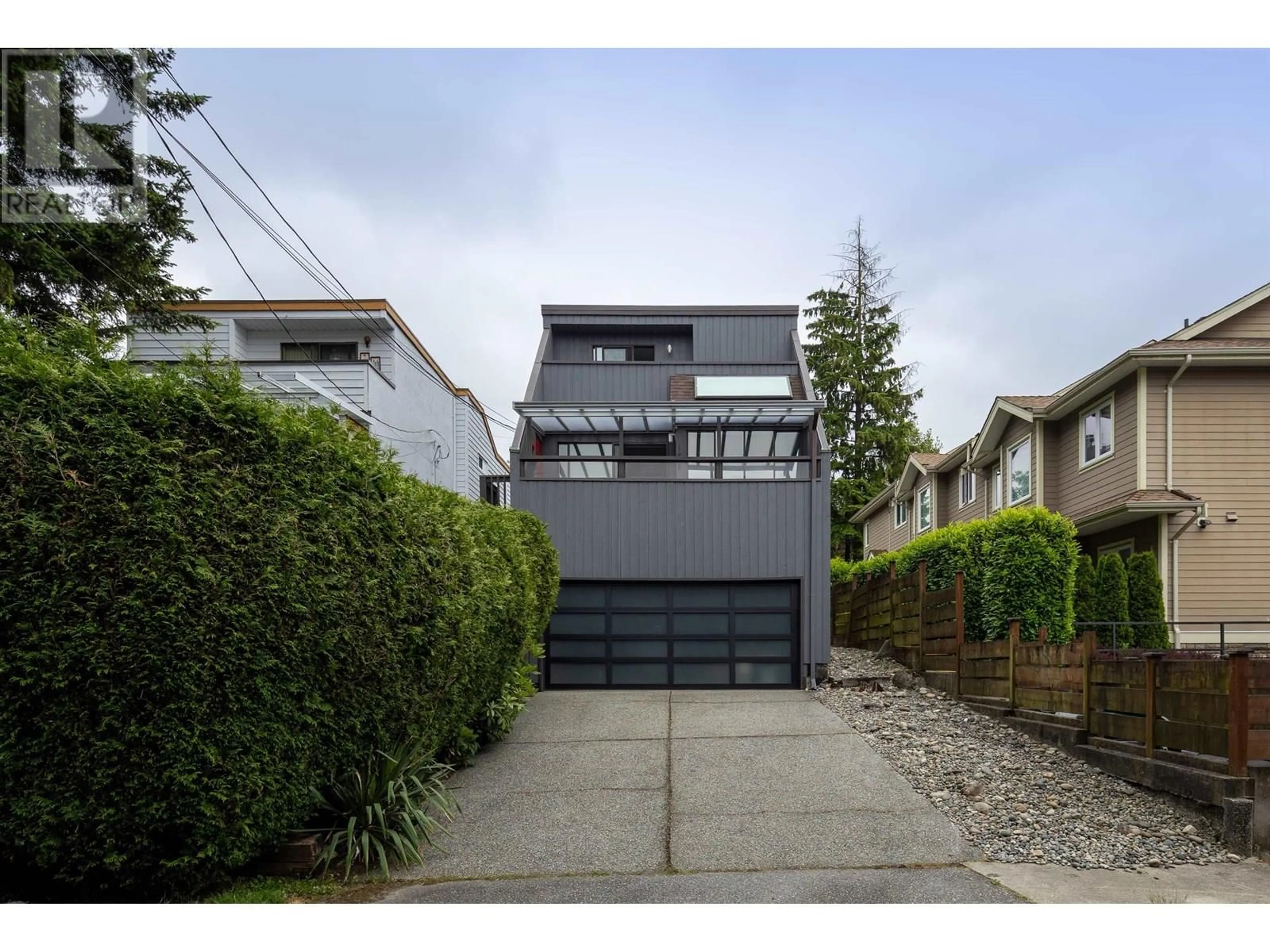 Unknown for 1915 CHESTERFIELD AVE, North Vancouver British Columbia V7M2P4