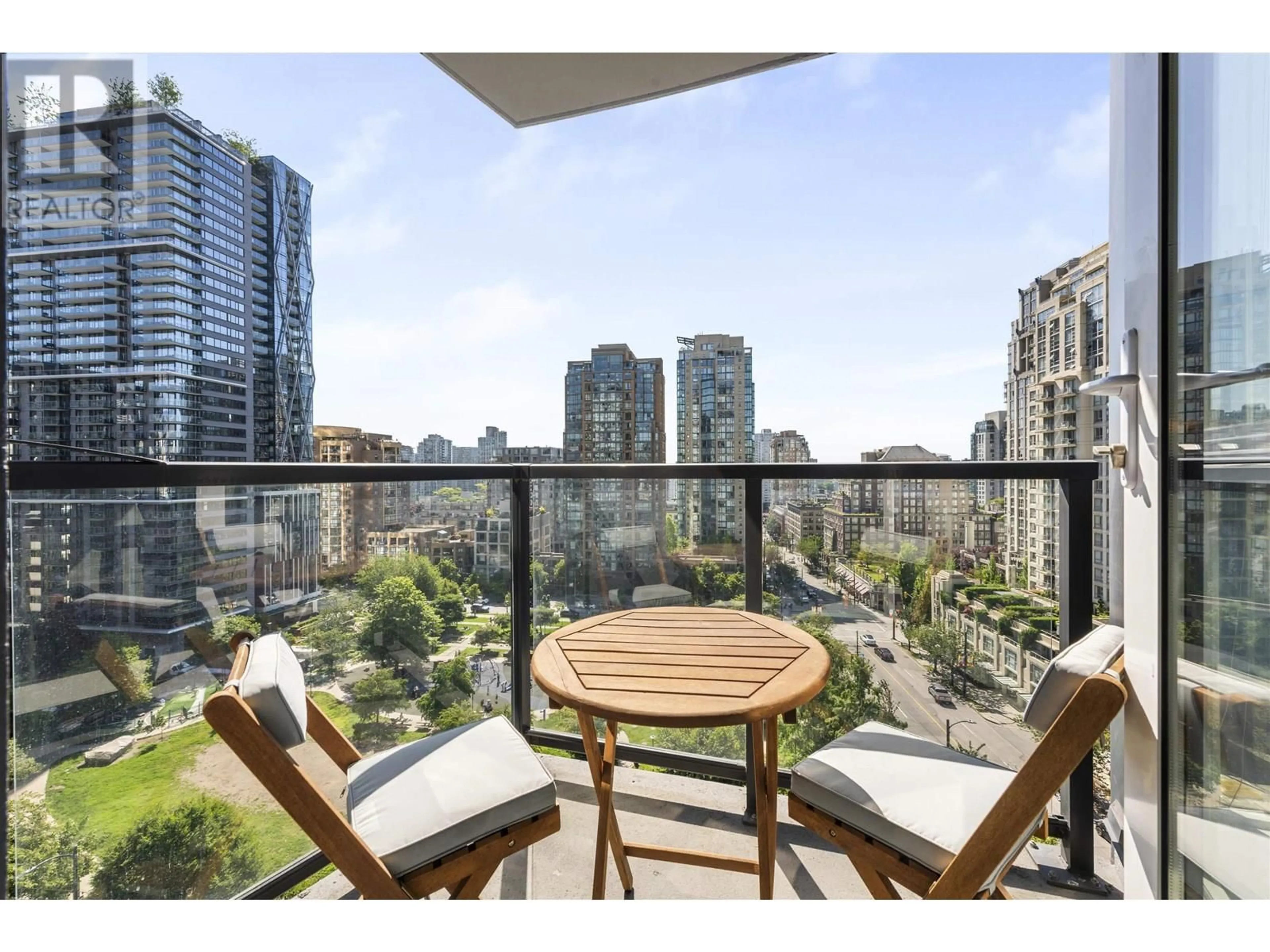 Balcony in the apartment, city buildings view from balcony for 1005 - 1199 SEYMOUR STREET, Vancouver British Columbia V6B1K3