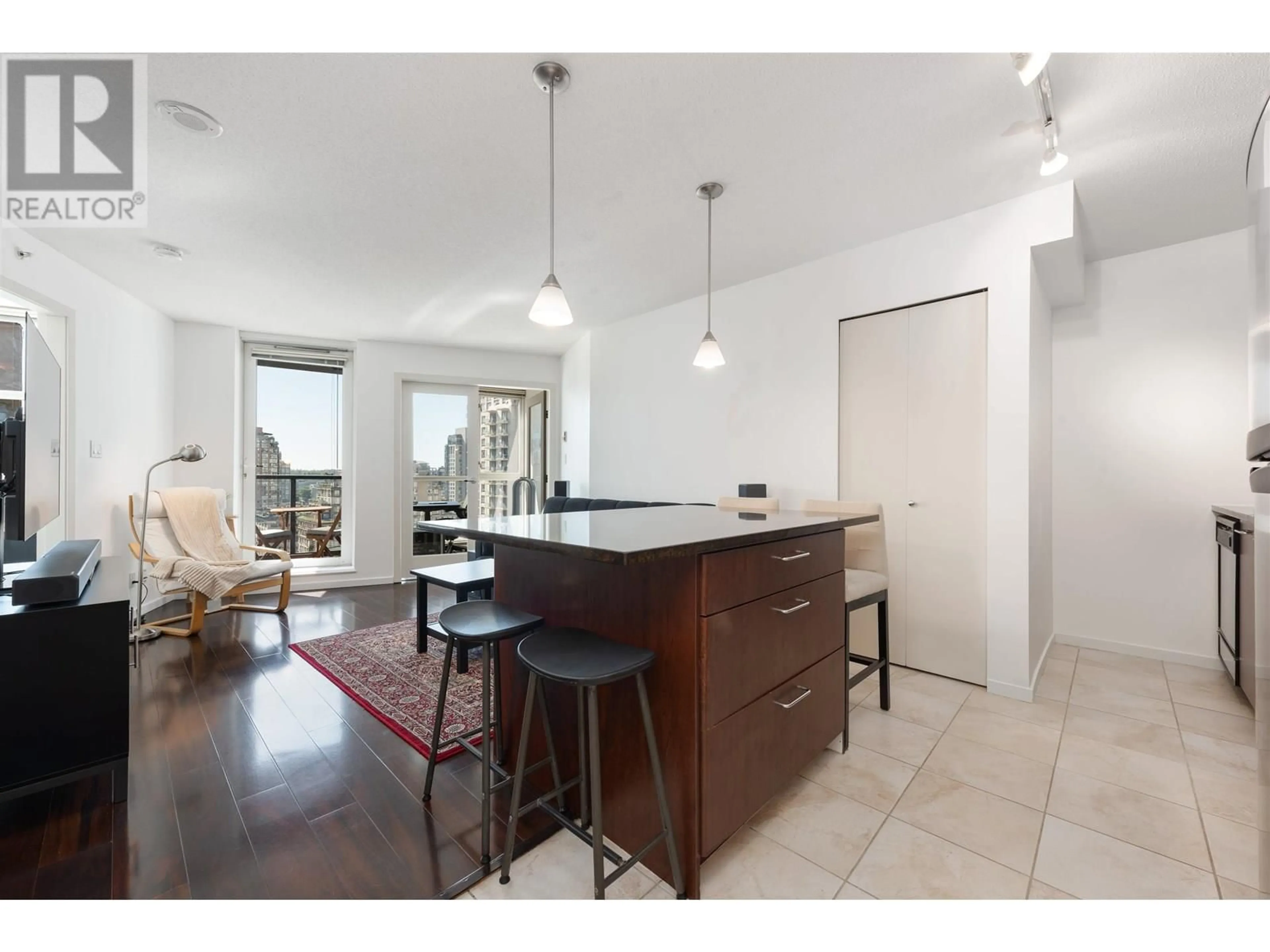 Open concept kitchen, unknown for 1005 - 1199 SEYMOUR STREET, Vancouver British Columbia V6B1K3