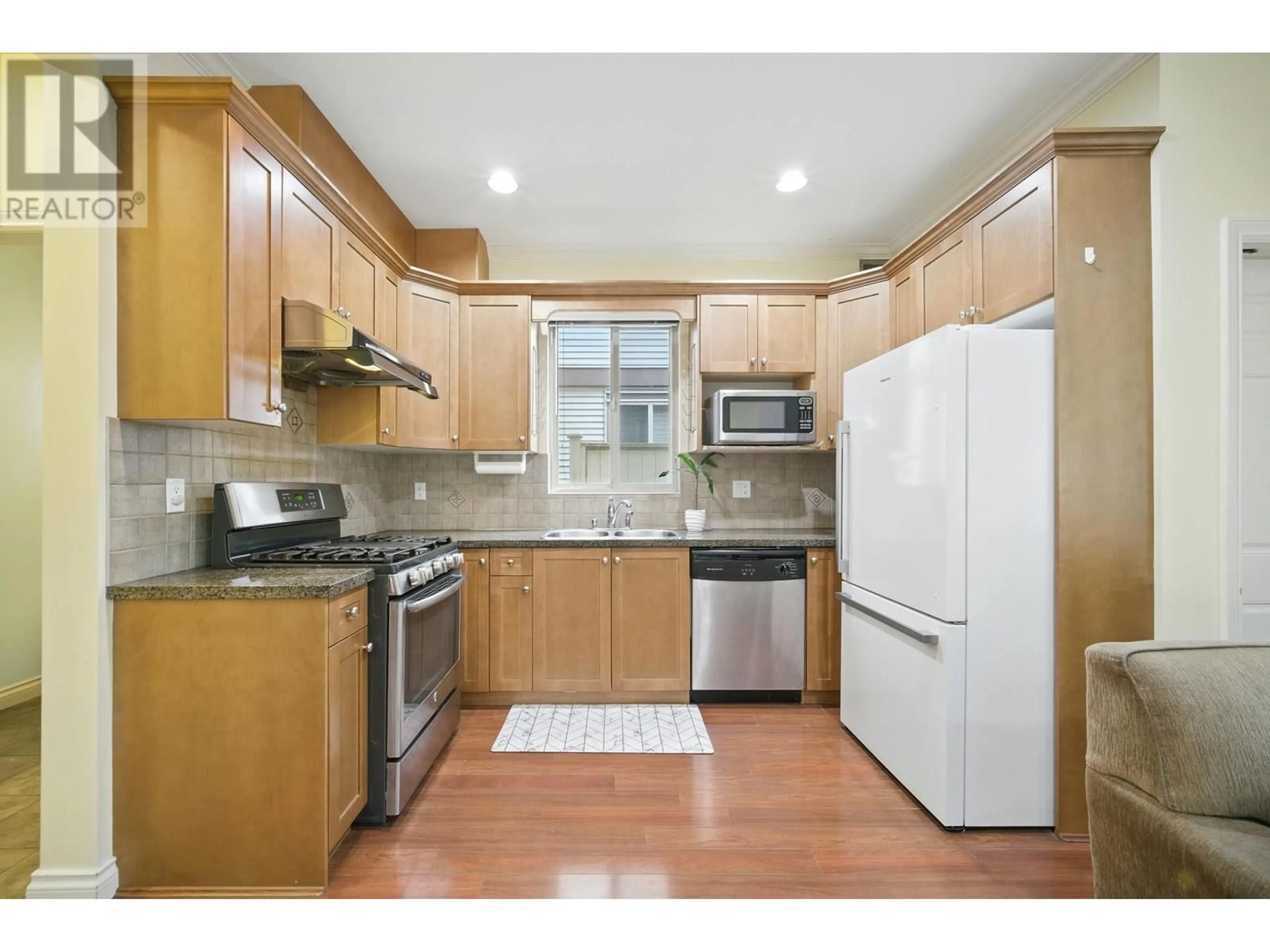 Standard kitchen, unknown for 10 - 4191 WILLIAMS ROAD, Richmond British Columbia V7E1J7