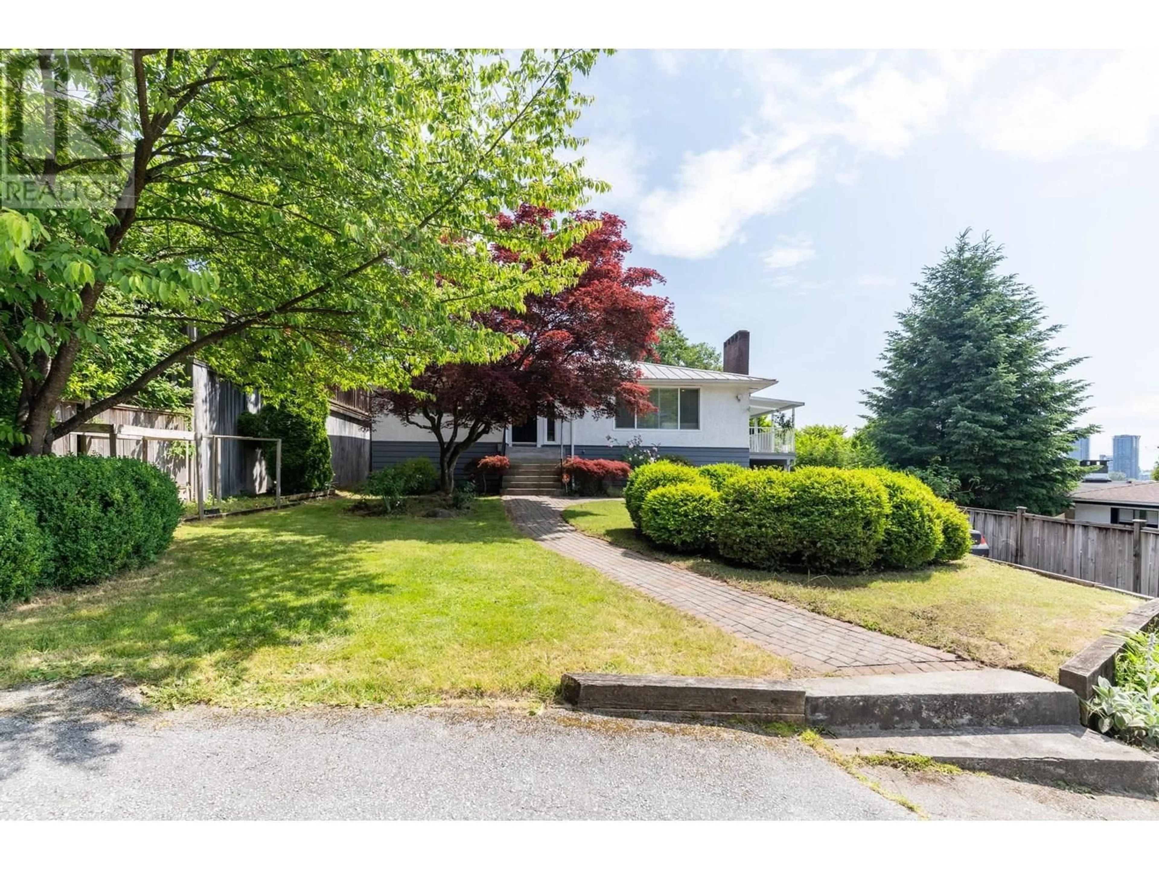 A pic from outside/outdoor area/front of a property/back of a property/a pic from drone, street for 5720 CURTIS STREET, Burnaby British Columbia V5B2A2