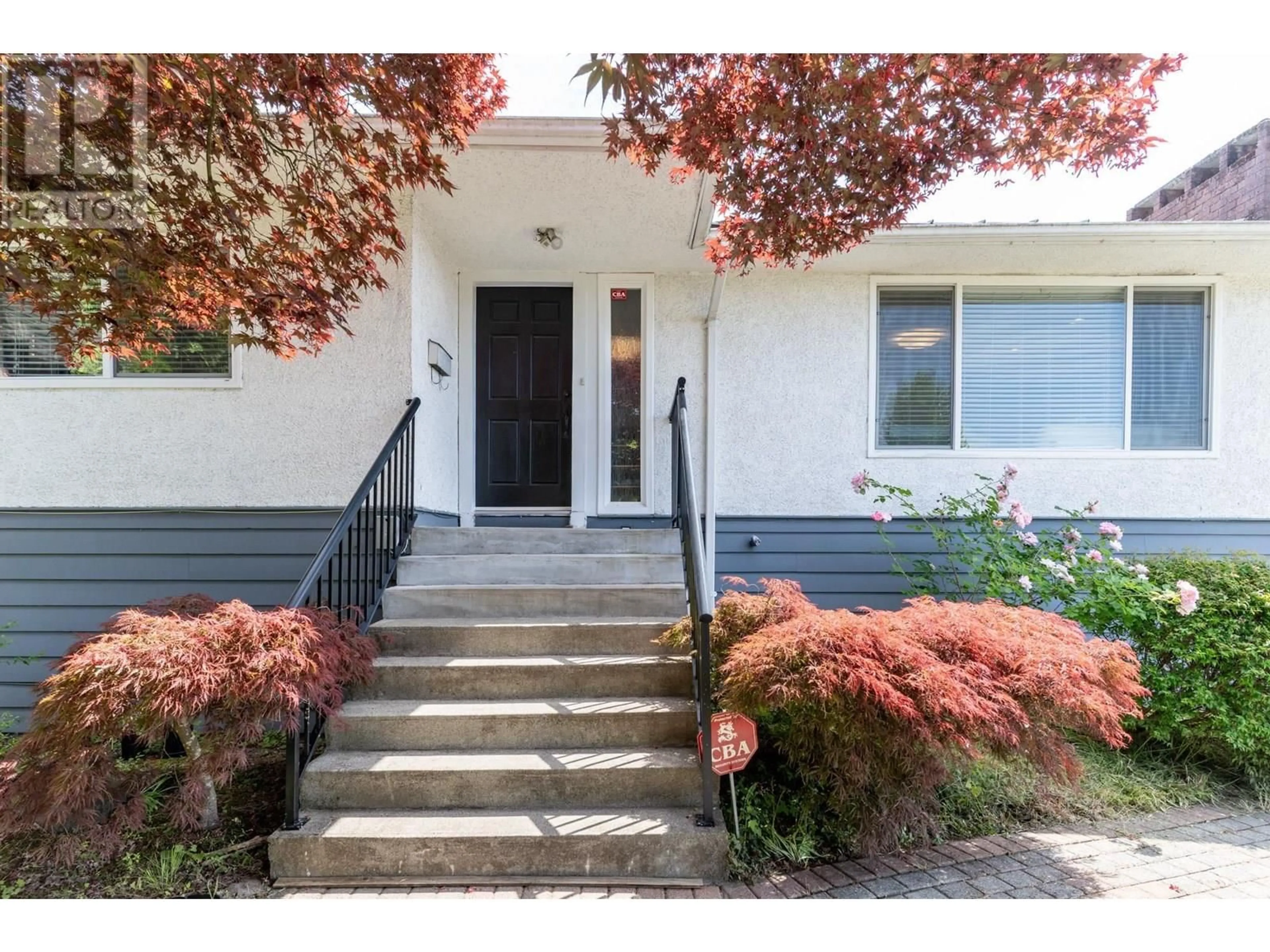 Unknown for 5720 CURTIS STREET, Burnaby British Columbia V5B2A2