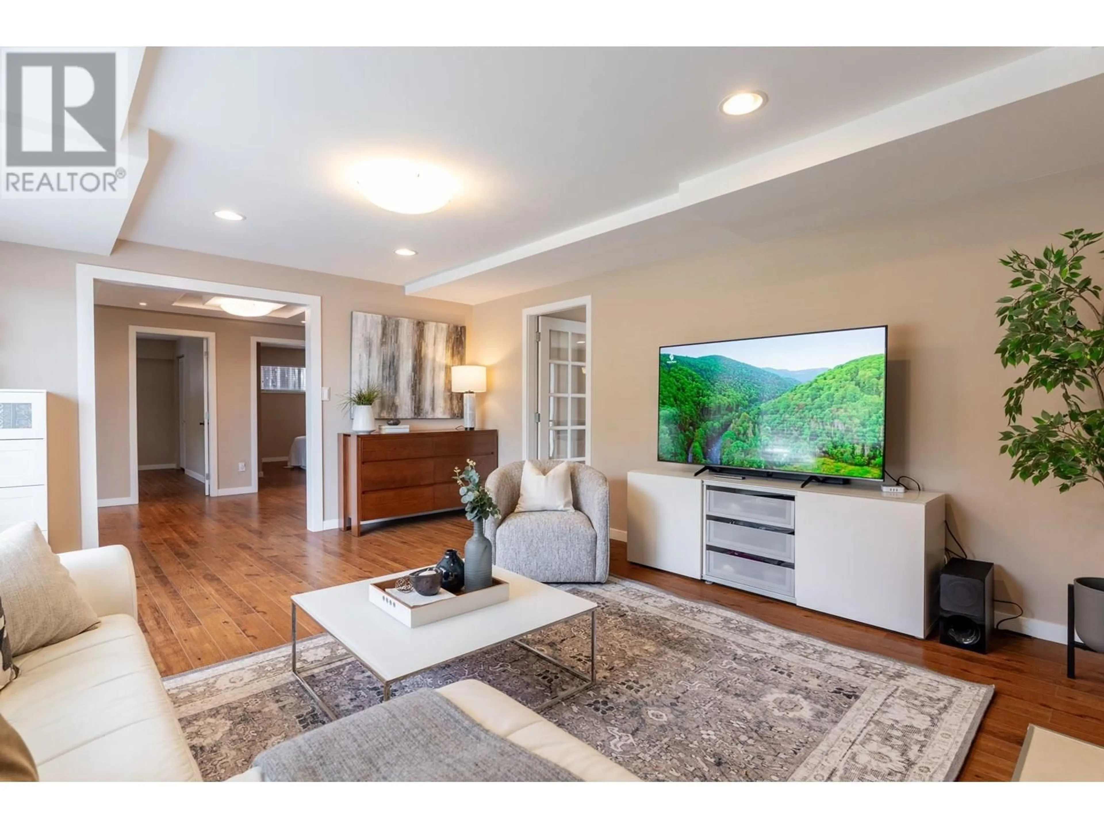 Unknown for 5720 CURTIS STREET, Burnaby British Columbia V5B2A2