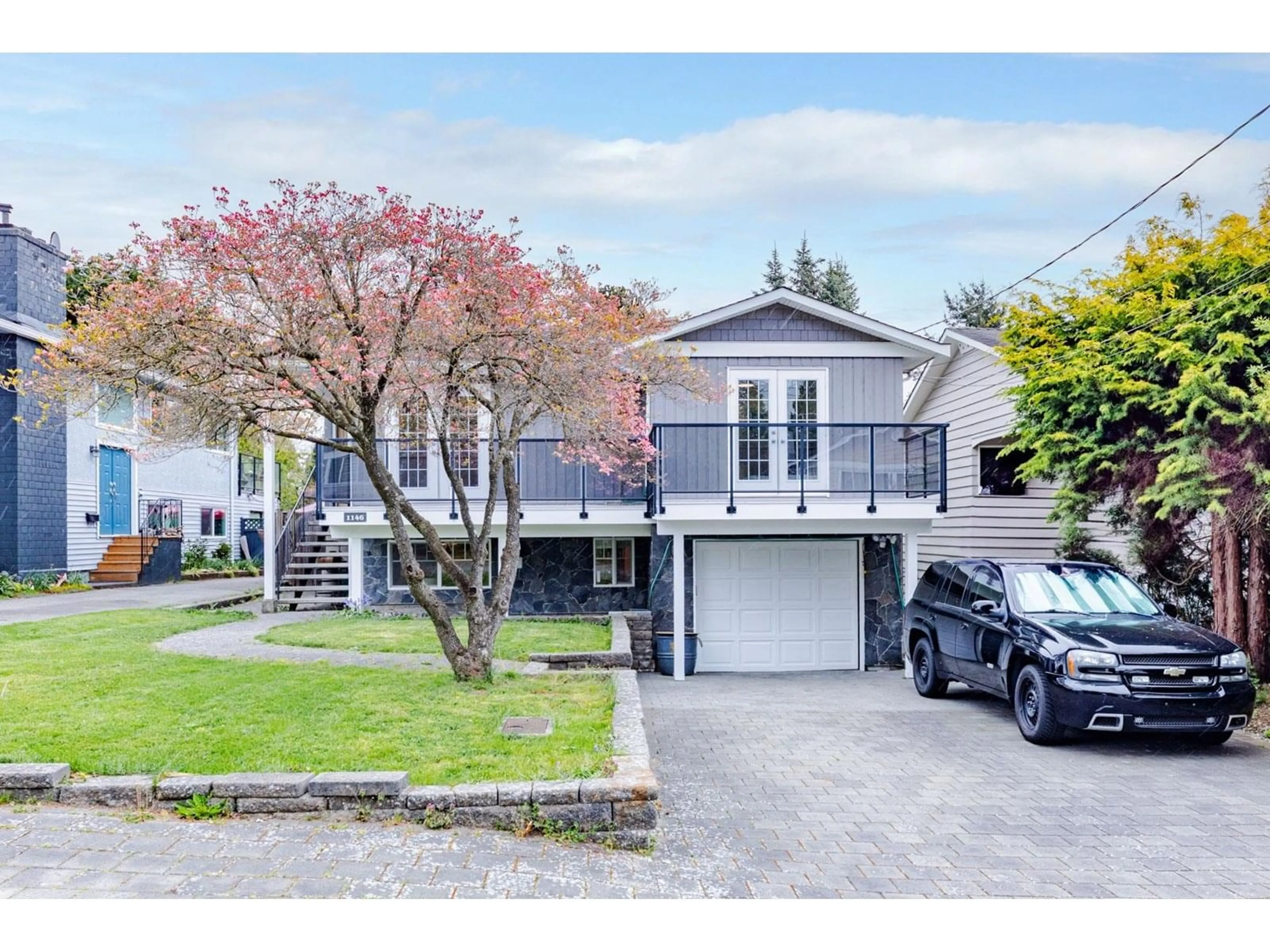 Home with vinyl exterior material, street for 1146 KEIL, White Rock British Columbia V4B4W1