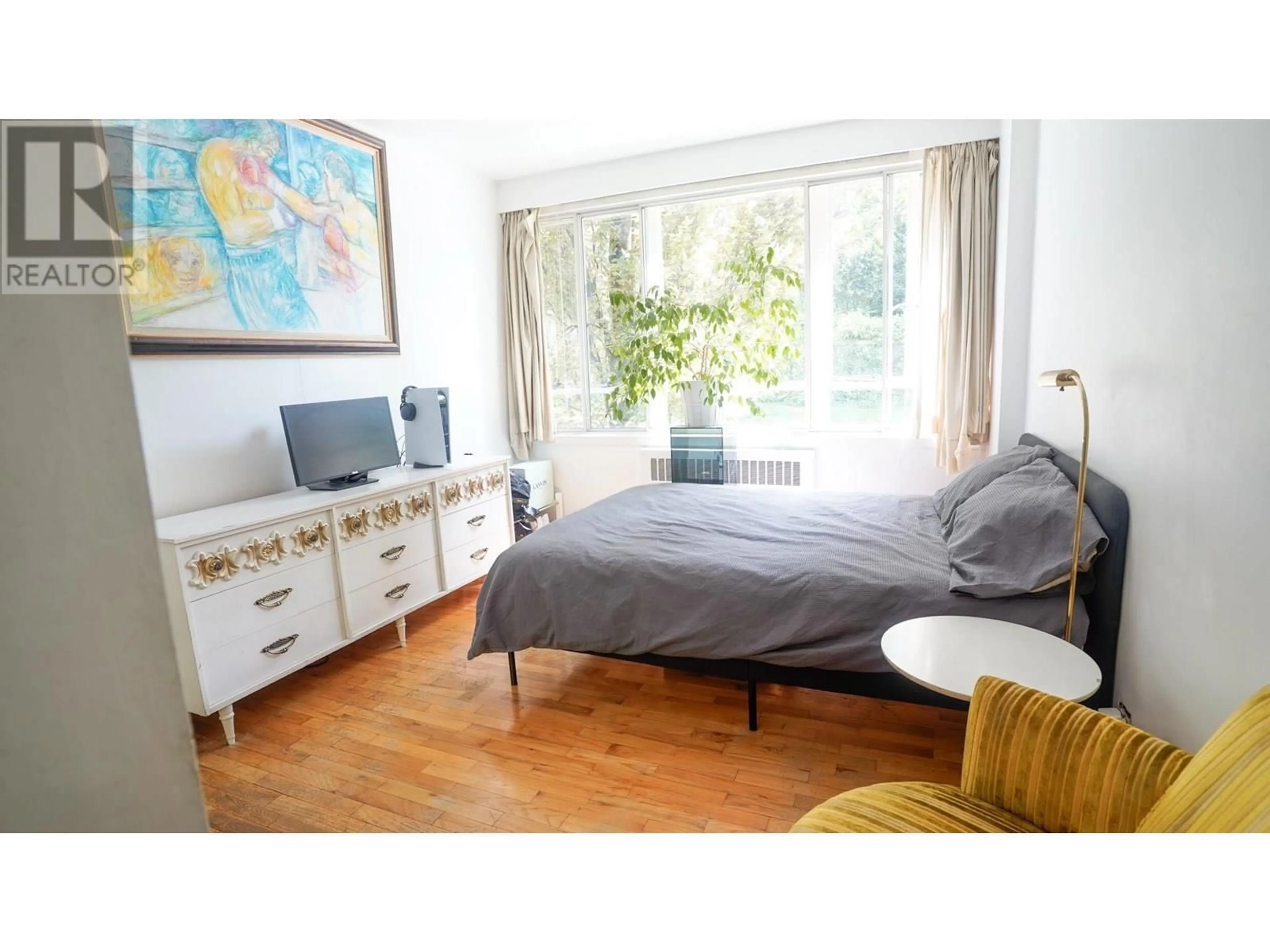 A pic of a room for 313 - 1445 MARPOLE AVENUE, Vancouver British Columbia V6H1S5