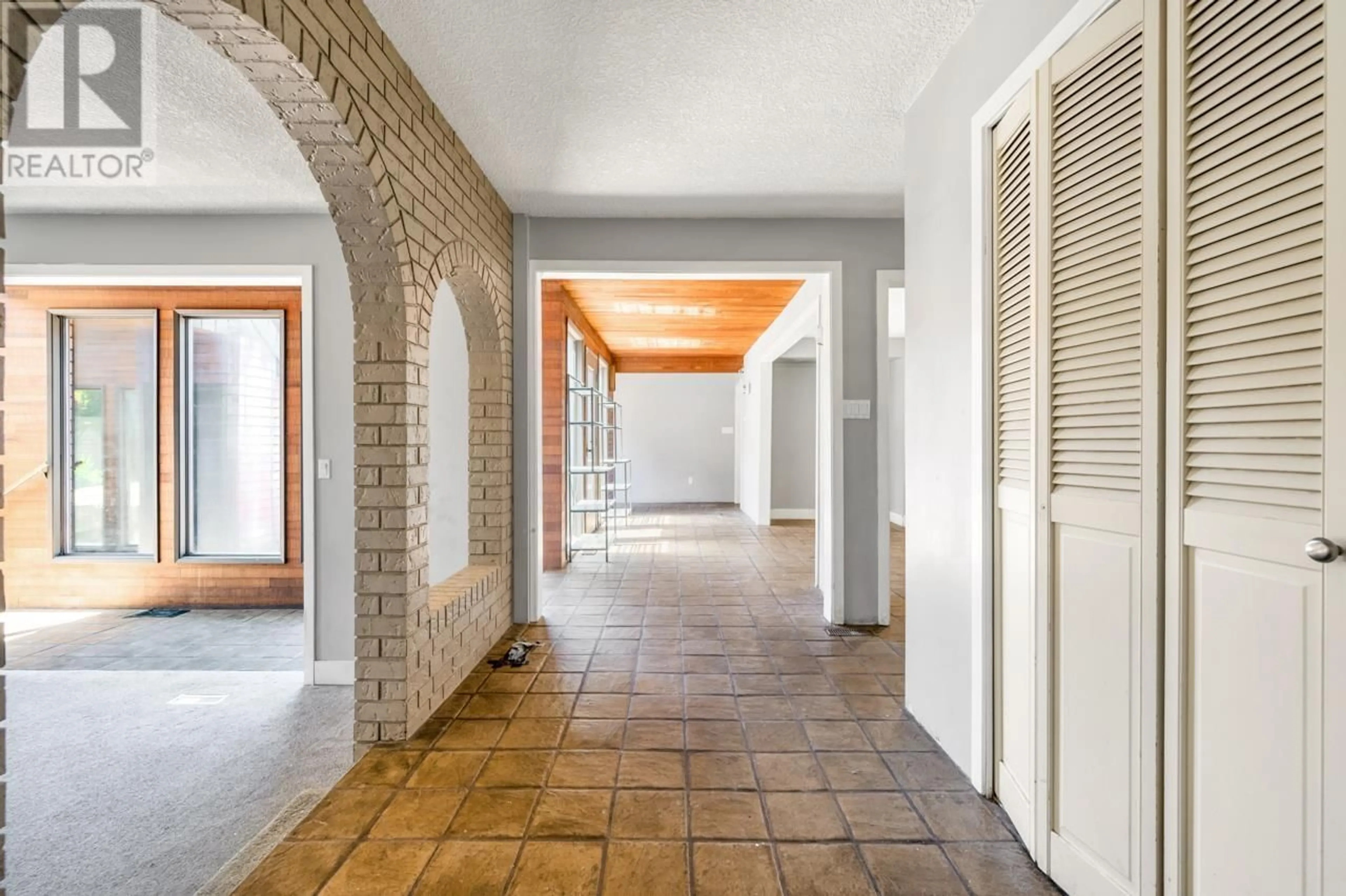 Indoor foyer for 42 GEORGIA WYND, Delta British Columbia V4M1A5
