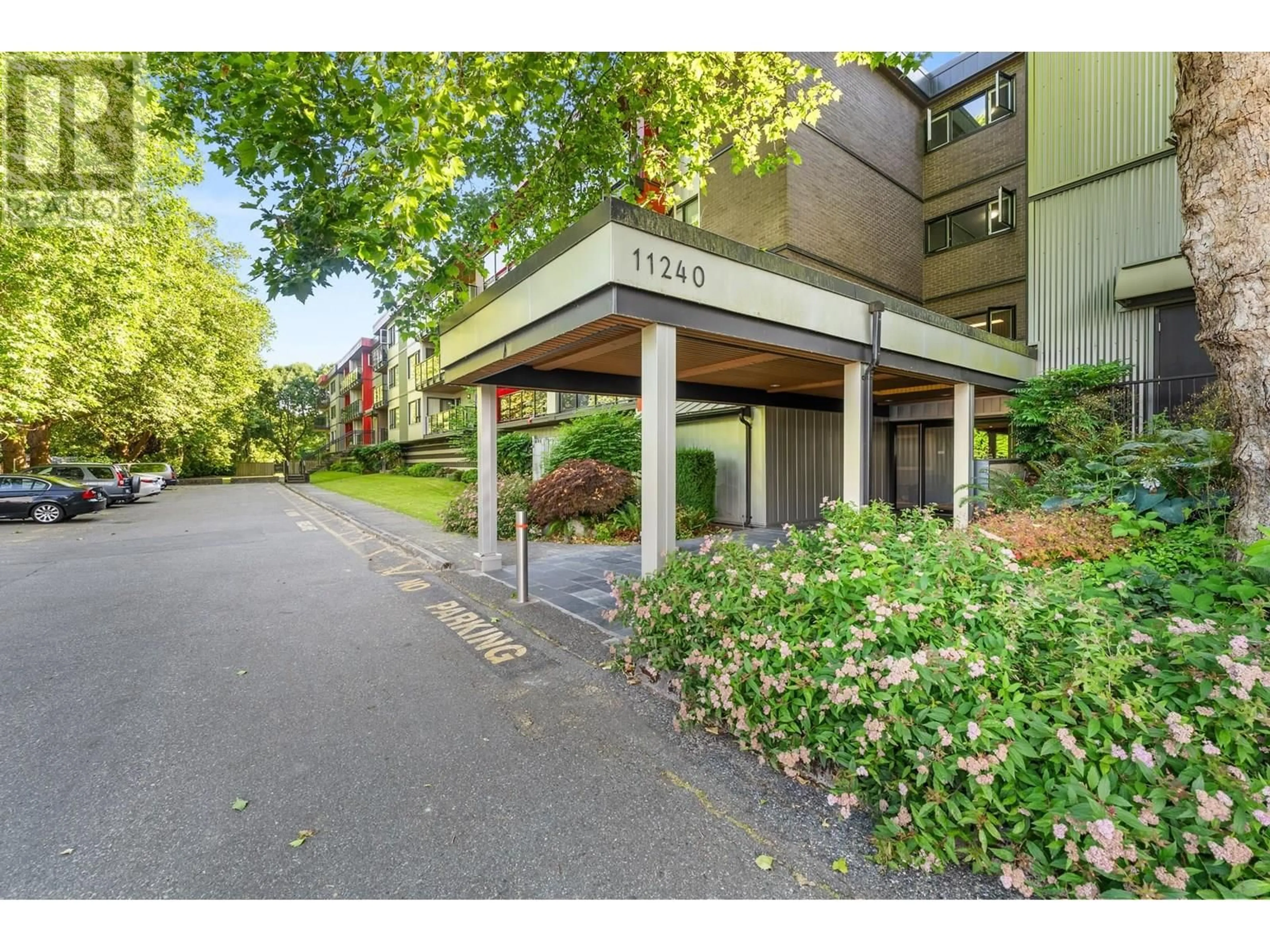 Indoor foyer for 310 - 11240 DANIELS ROAD, Richmond British Columbia V6X1M6
