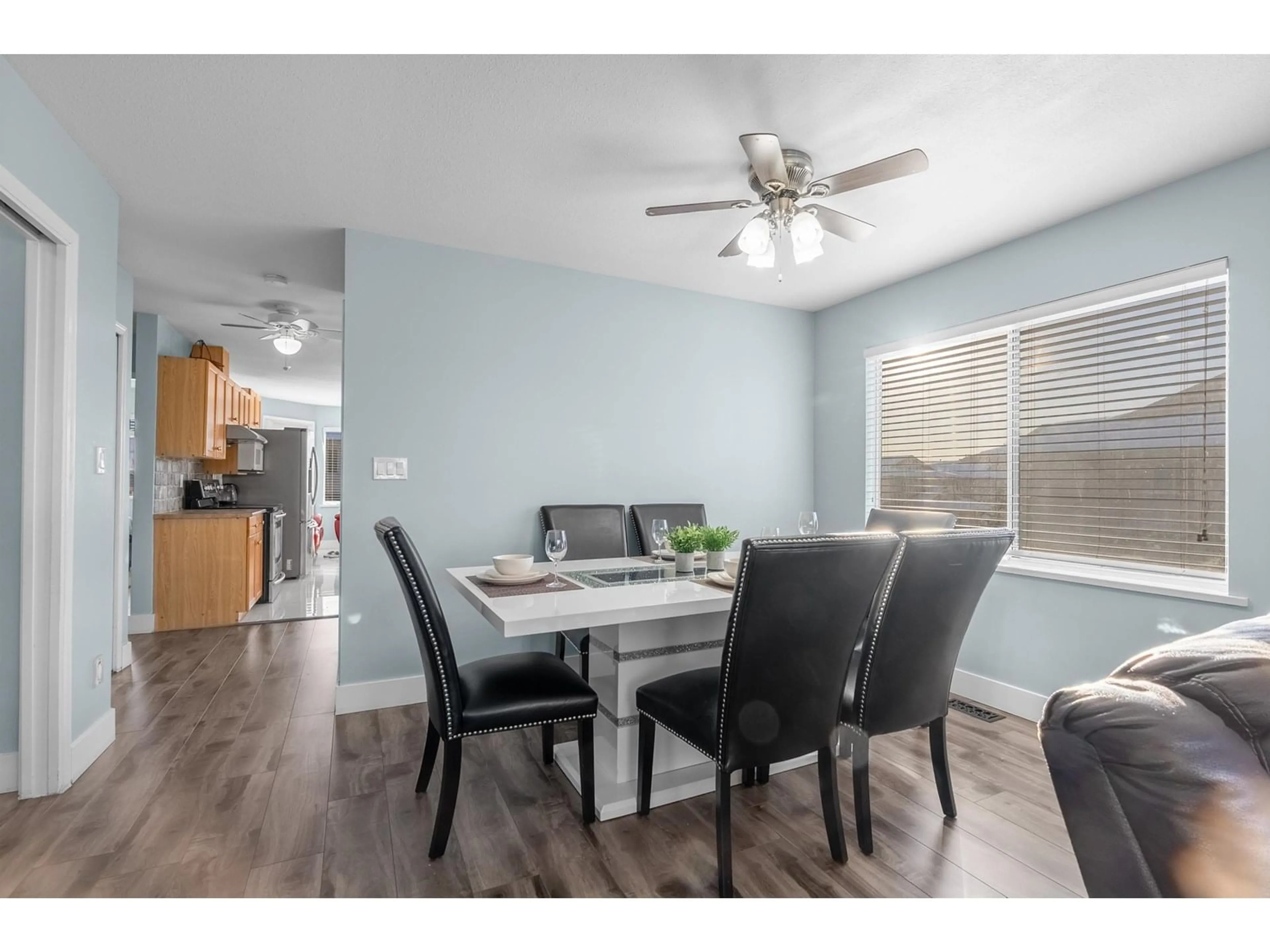 Dining room, wood/laminate floor for 17 - 3070 TOWNLINE, Abbotsford British Columbia V2T5M2