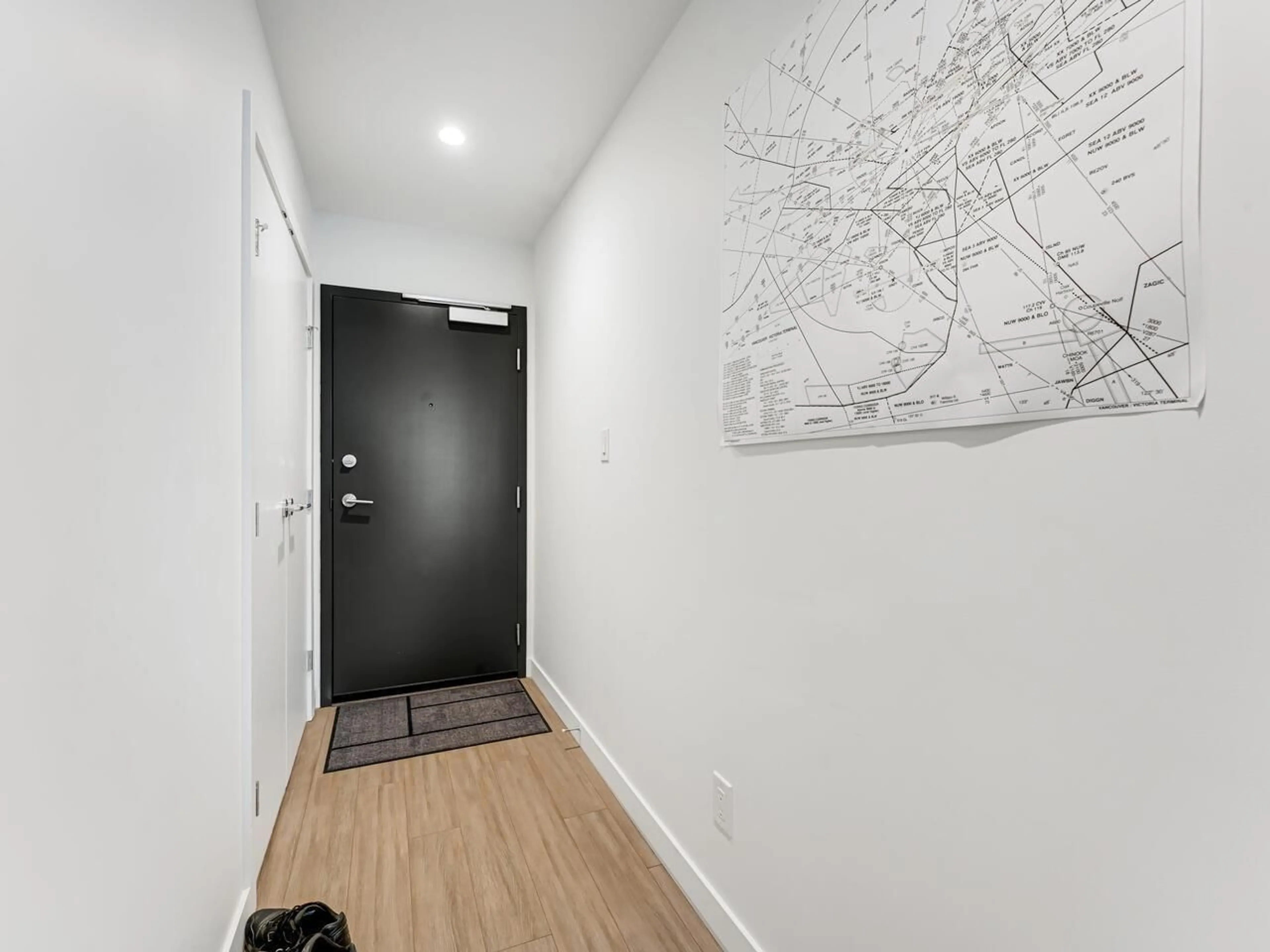 Indoor entryway for 2601 - 13655 FRASER, Surrey British Columbia V3T0P8