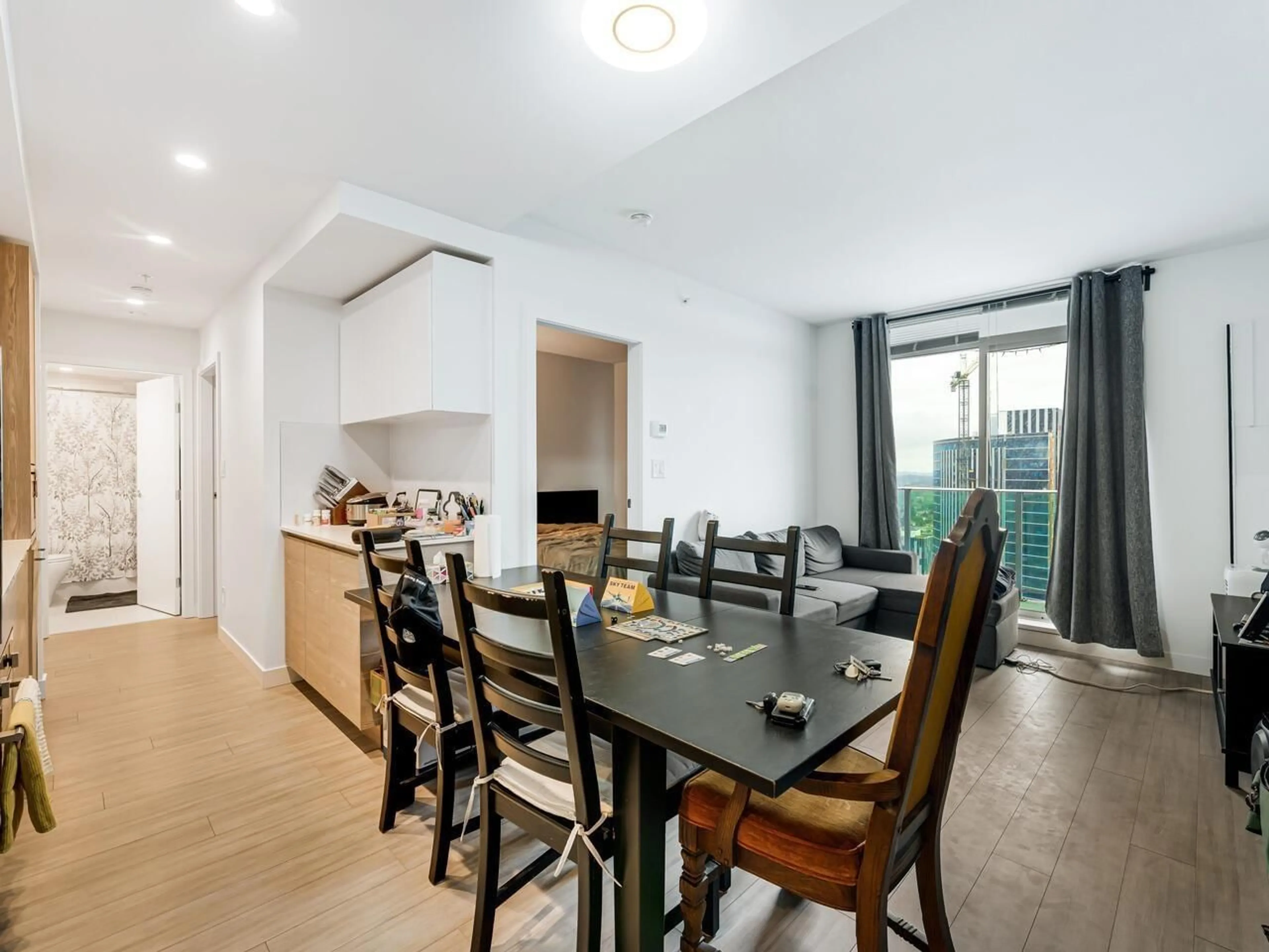Dining room, wood/laminate floor for 2601 - 13655 FRASER, Surrey British Columbia V3T0P8