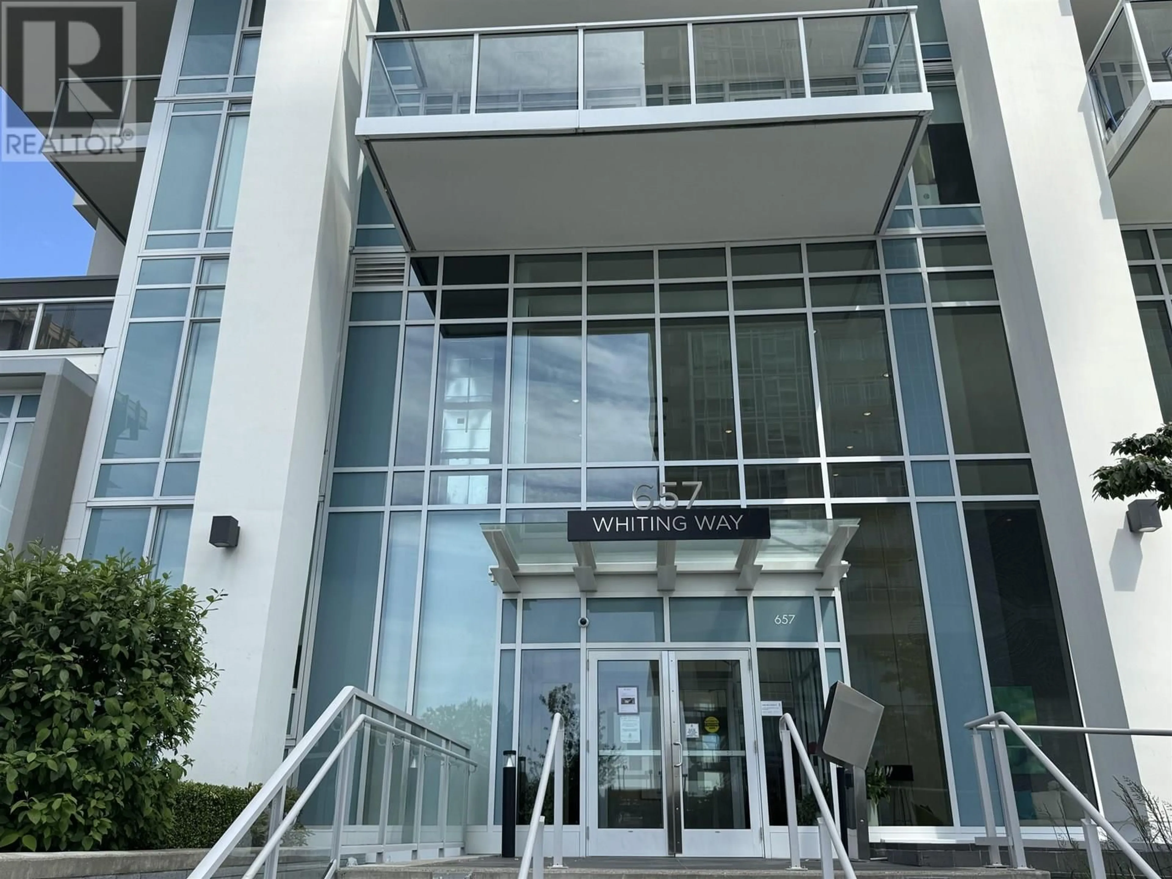Indoor foyer for 104 - 657 WHITING WAY, Coquitlam British Columbia V3J0J6