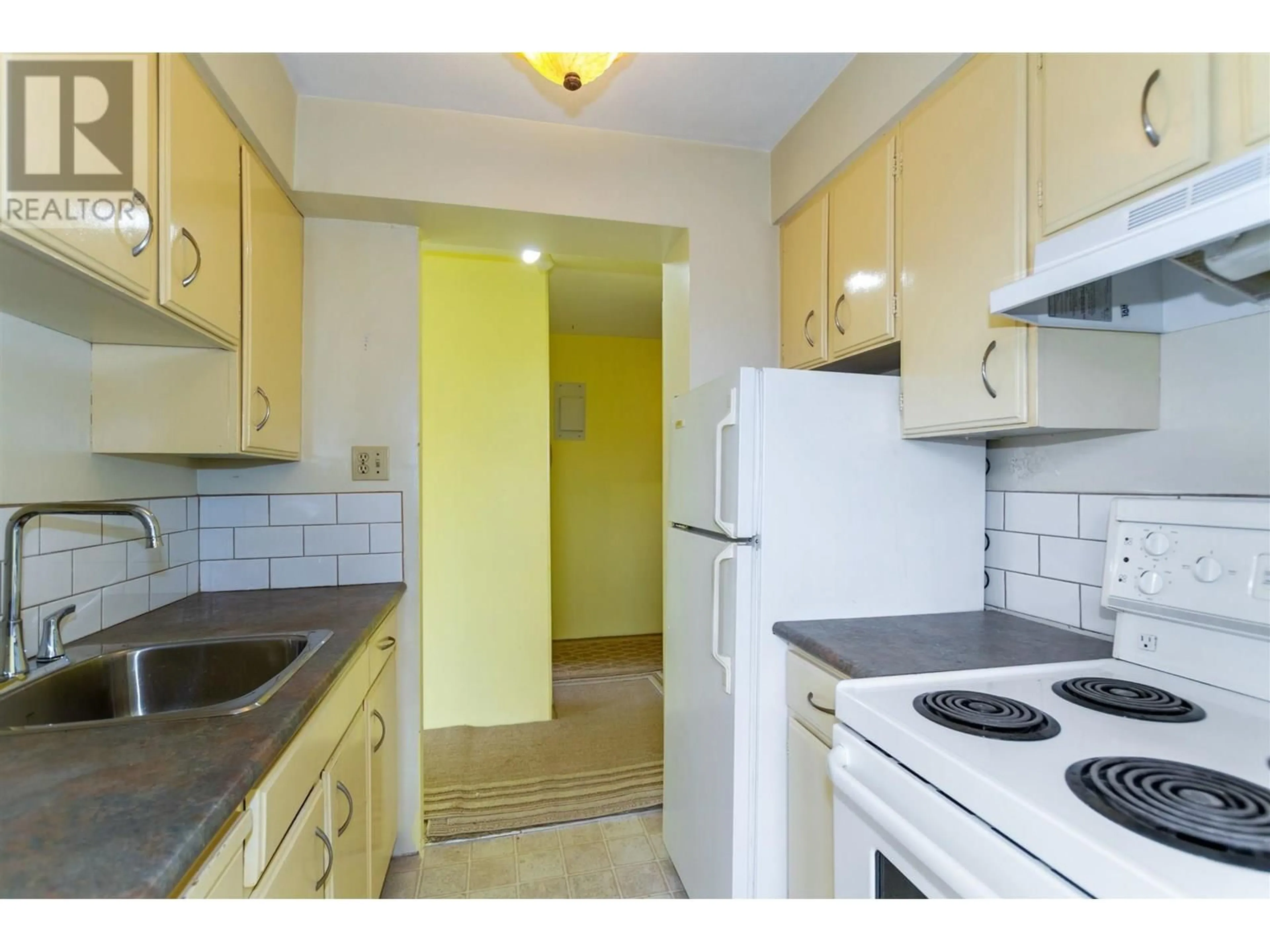 Standard kitchen, unknown for 1202 - 1850 COMOX STREET, Vancouver British Columbia V6G1R3
