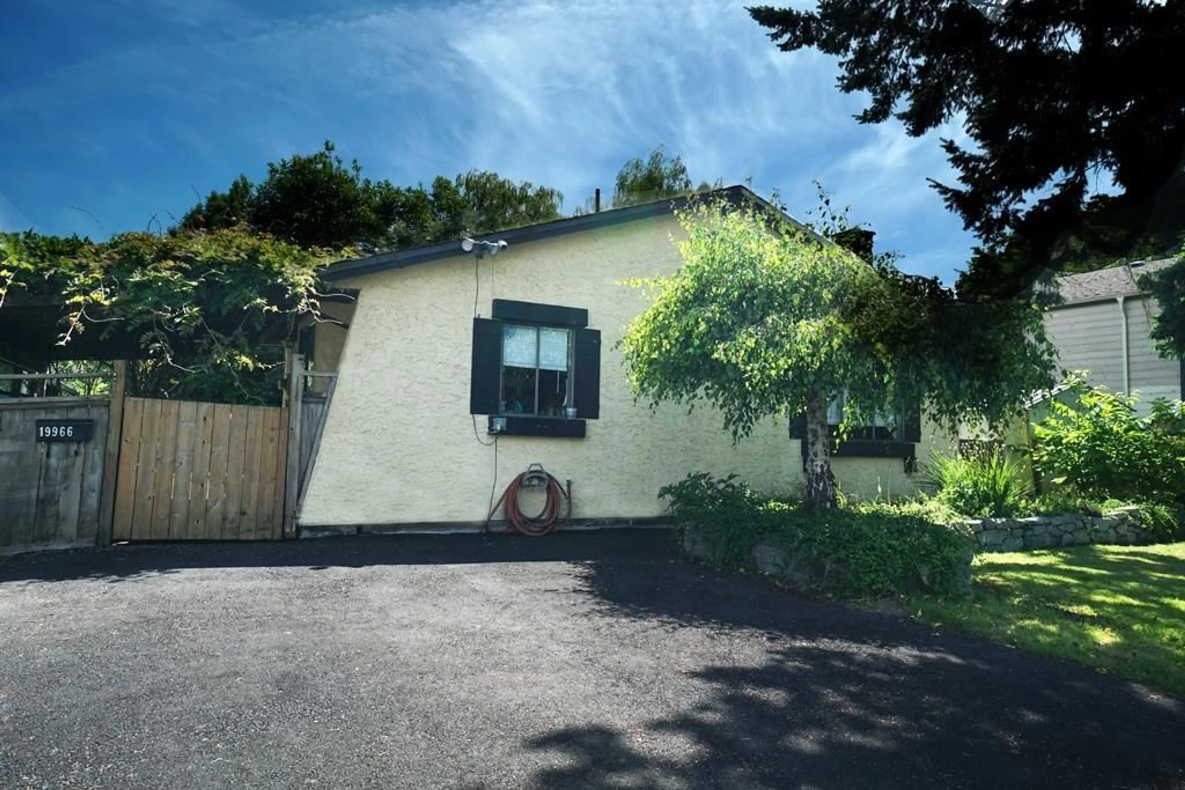 A pic from outside/outdoor area/front of a property/back of a property/a pic from drone, street for 19966 52, Langley British Columbia V3A6T1
