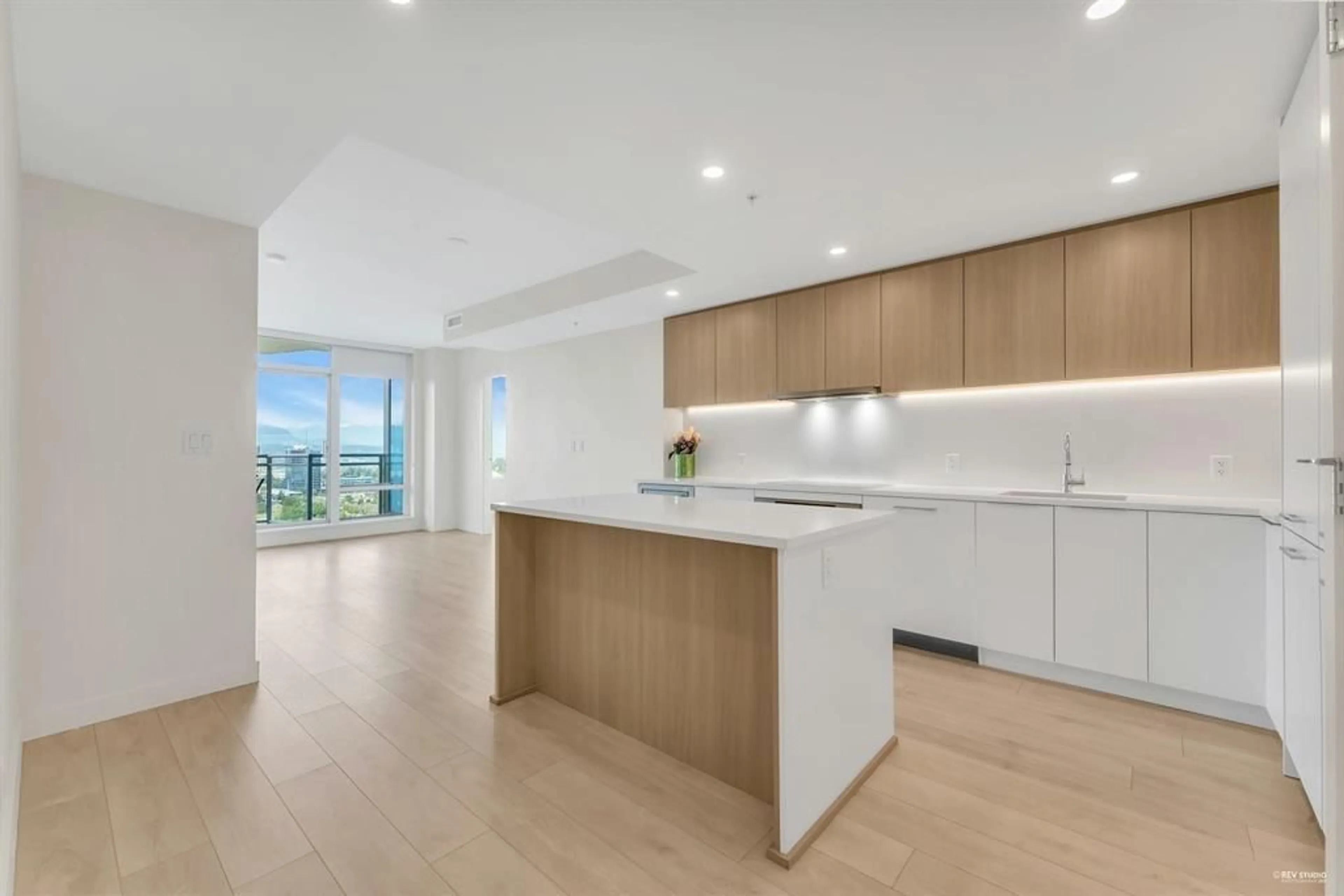 Open concept kitchen, unknown for 1902 - 13318 104, Surrey British Columbia V3T0R2