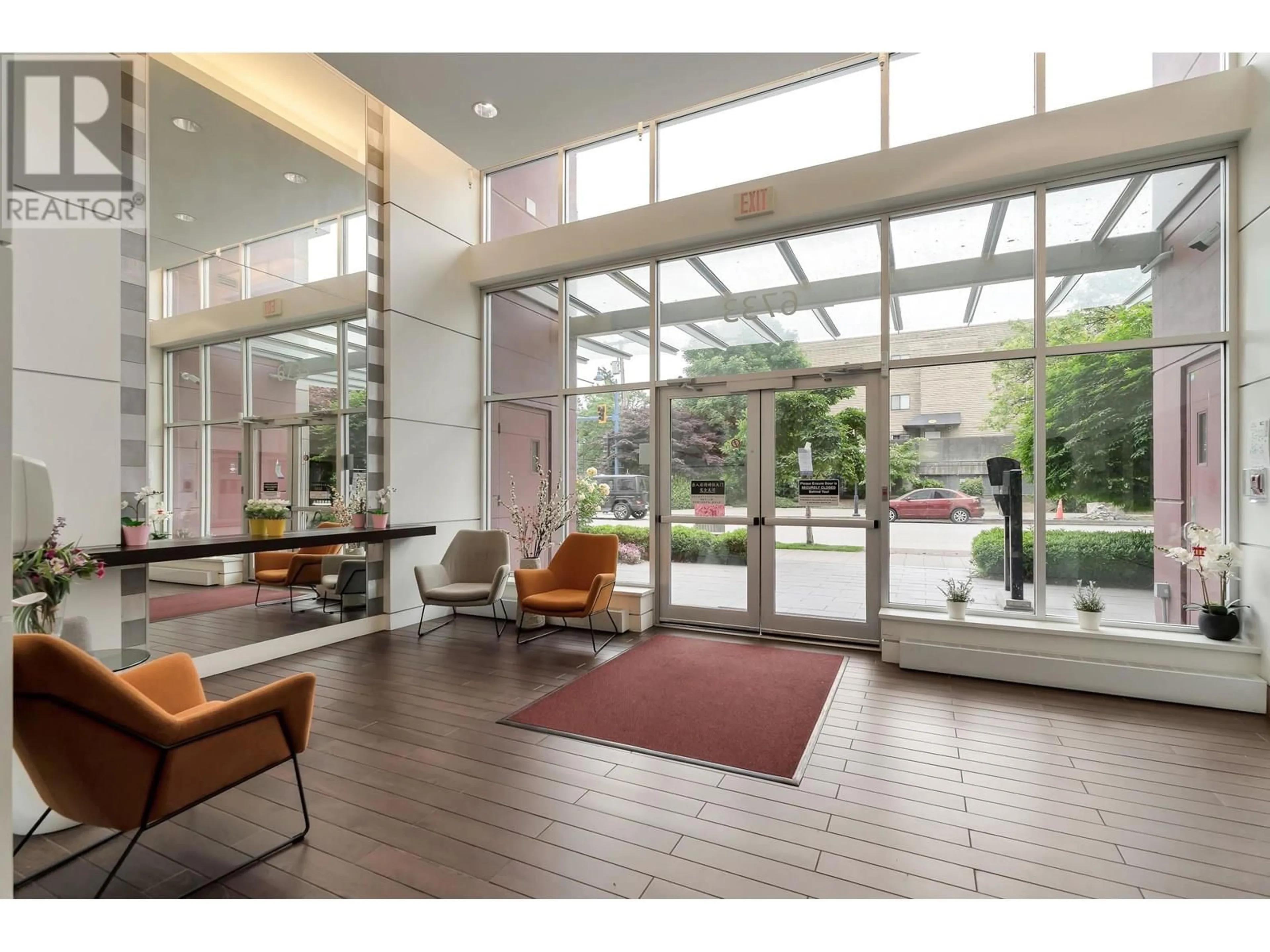 Indoor foyer for 1007 - 6733 BUSWELL STREET, Richmond British Columbia V6Y0E3
