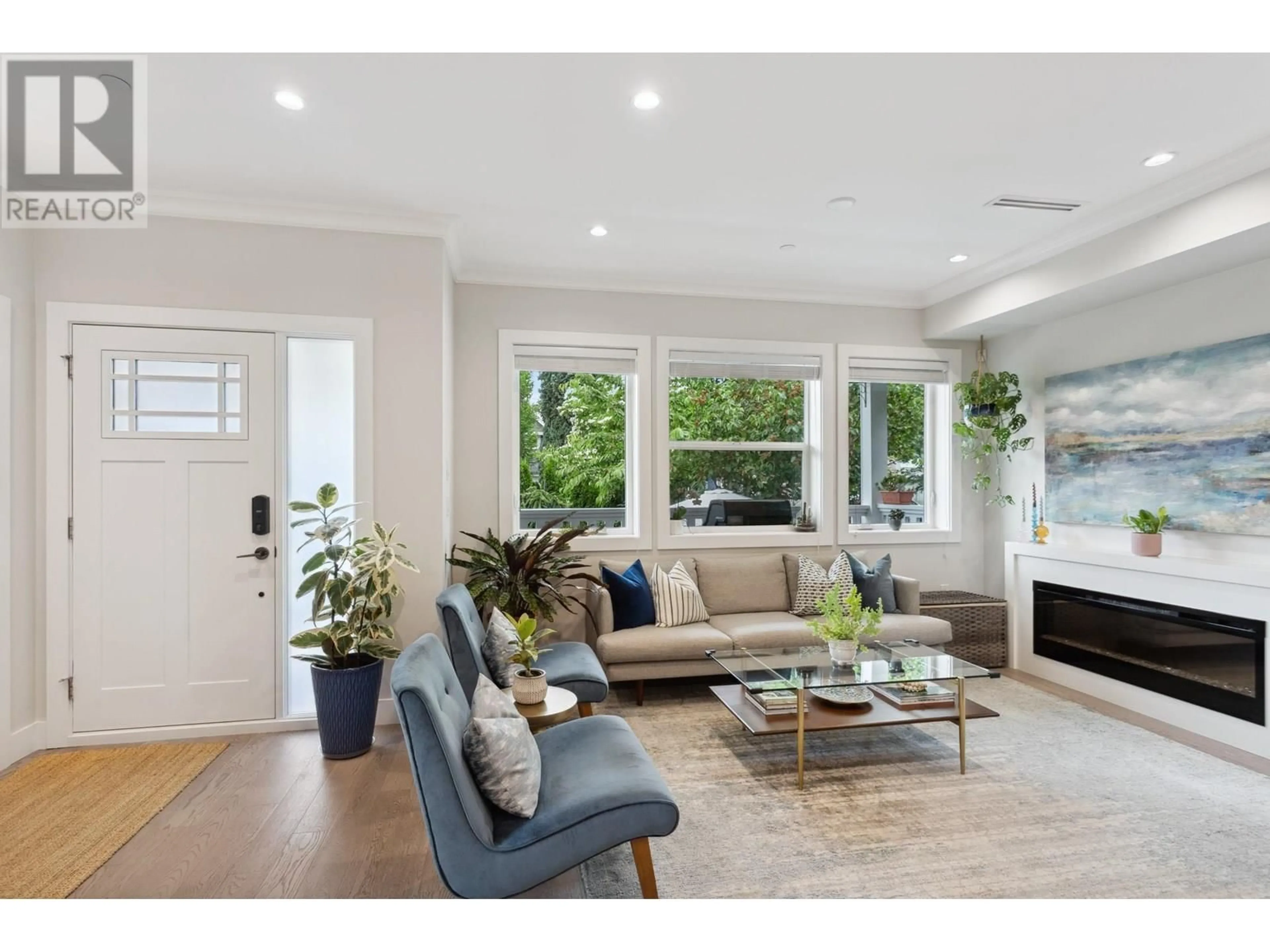 Living room with furniture, wood/laminate floor for 1369 13TH AVENUE, Vancouver British Columbia V5N2B5