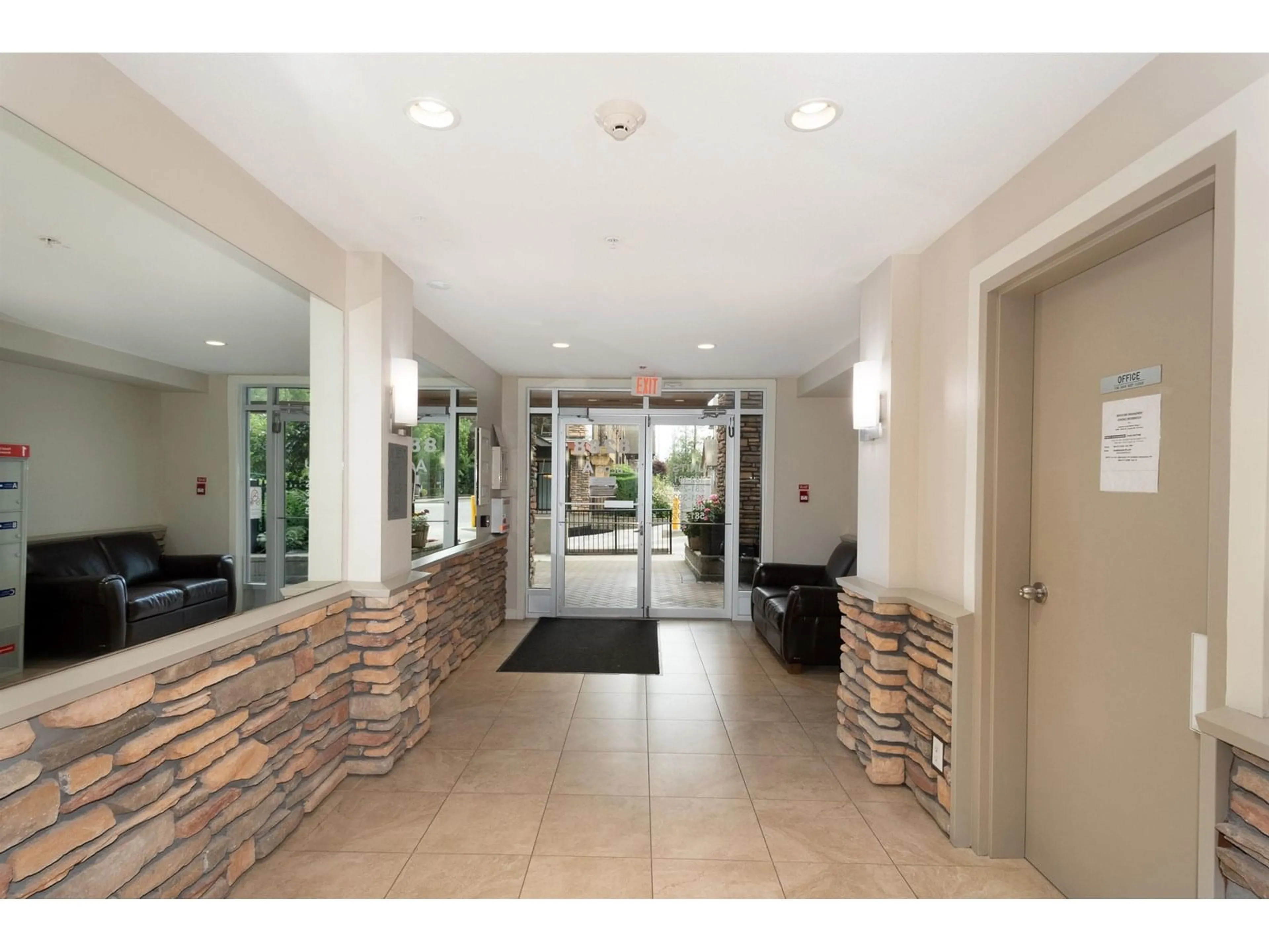 Indoor foyer for 282 - 8288 207A, Langley British Columbia V2Y0L2
