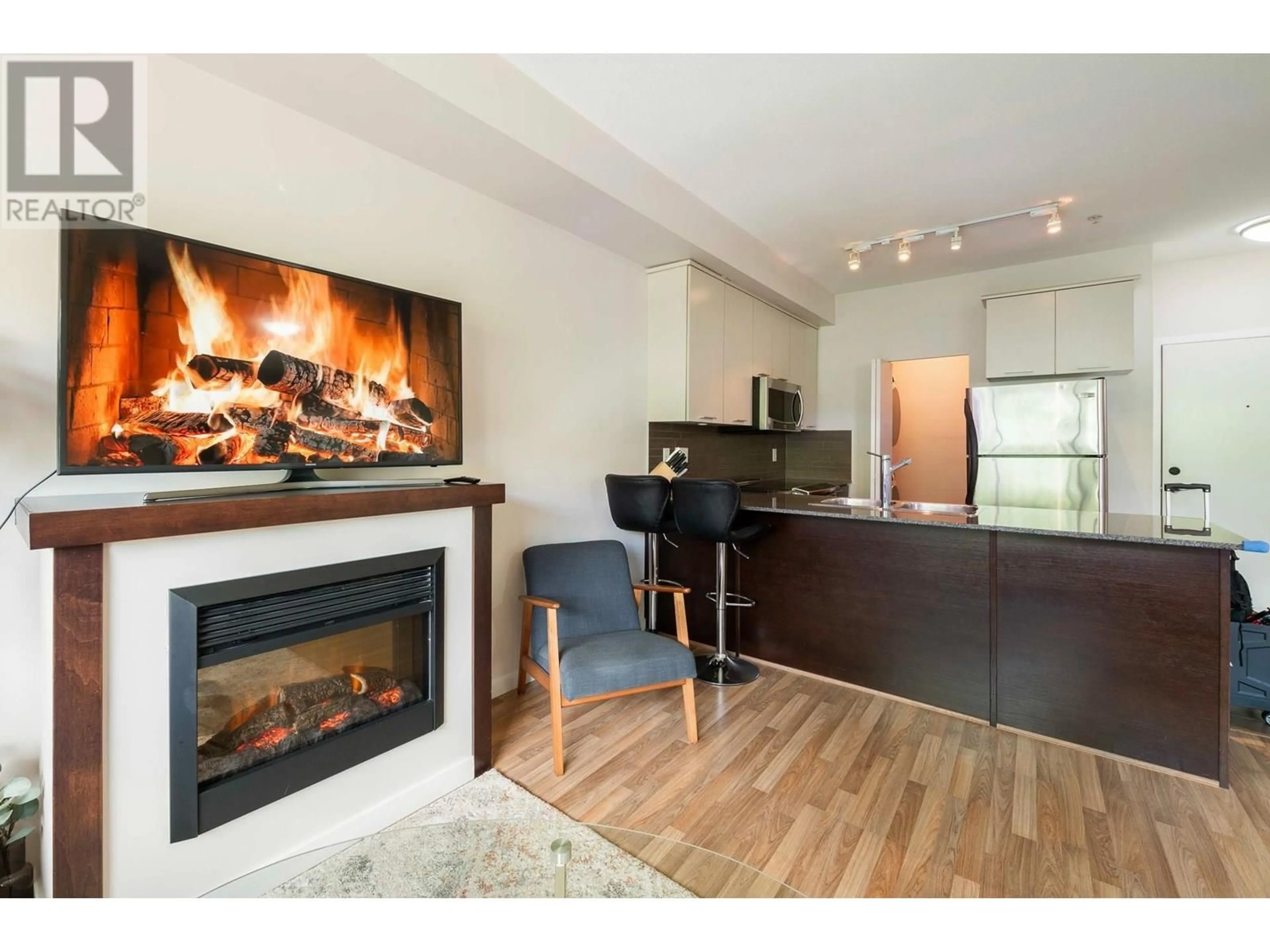 Open concept kitchen, wood/laminate floor for 317 - 2478 WELCHER AVENUE, Port Coquitlam British Columbia V3C0A6